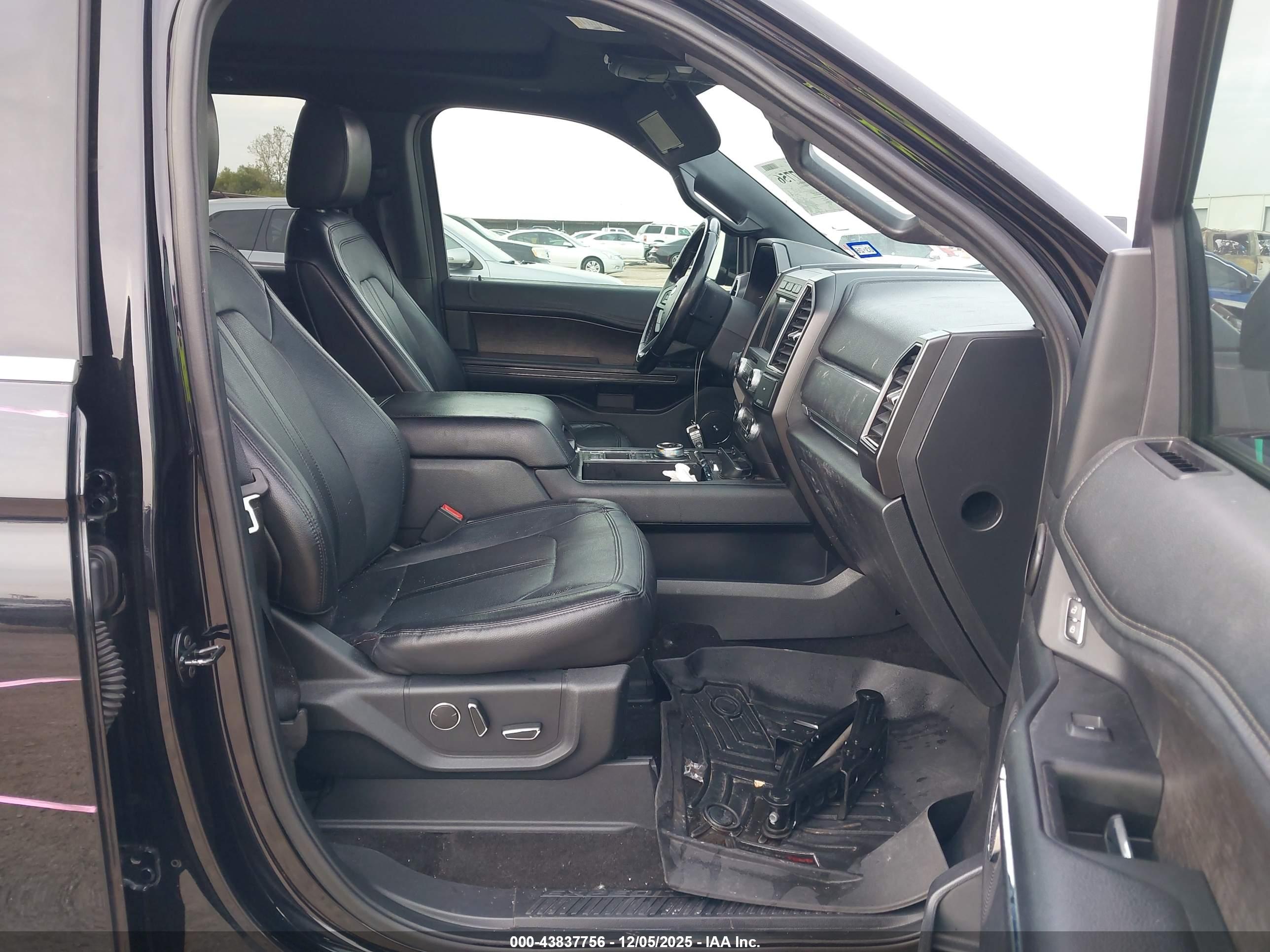 FORD EXPEDITION image 5