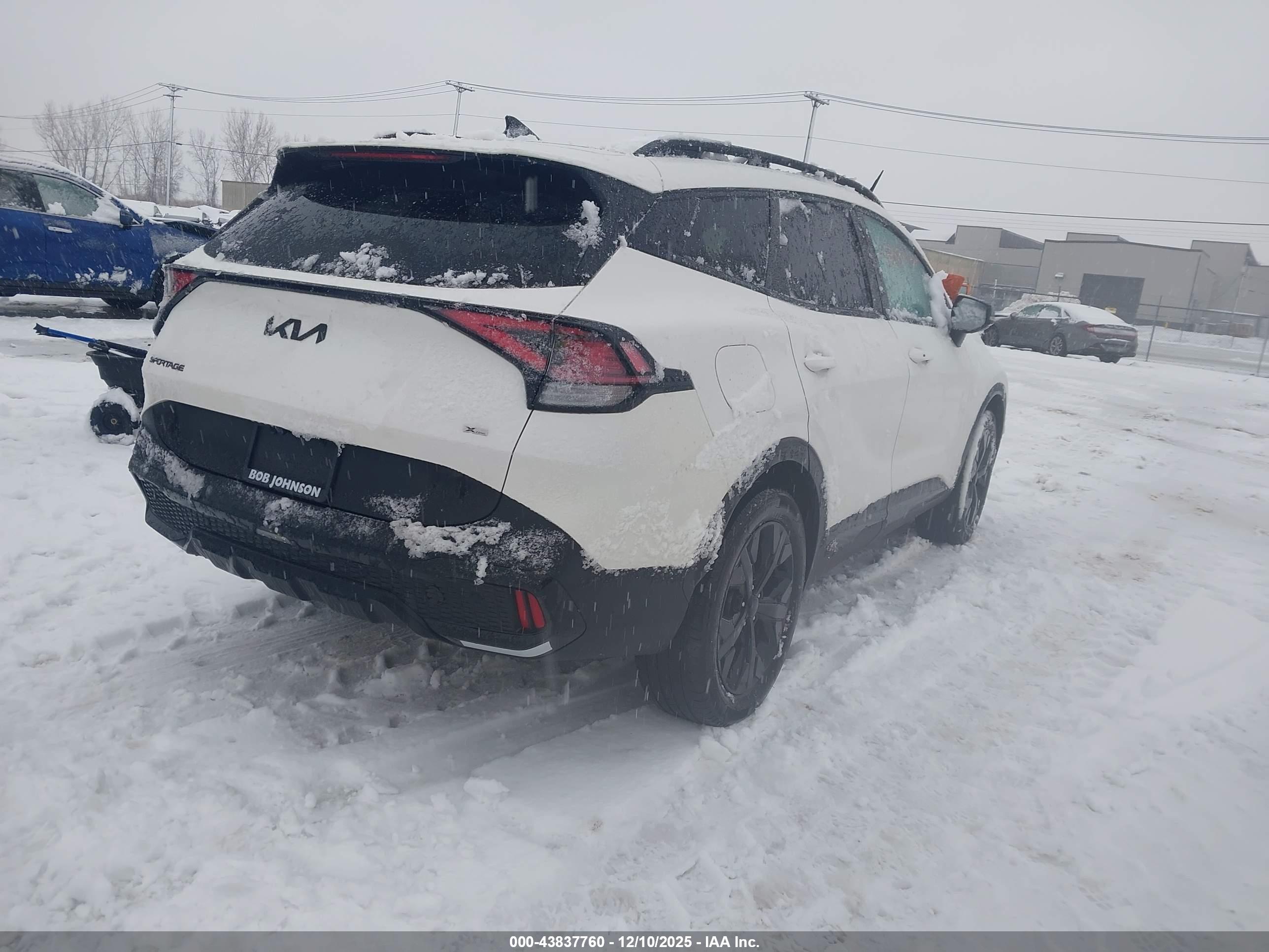 KIA SPORTAGE image 4