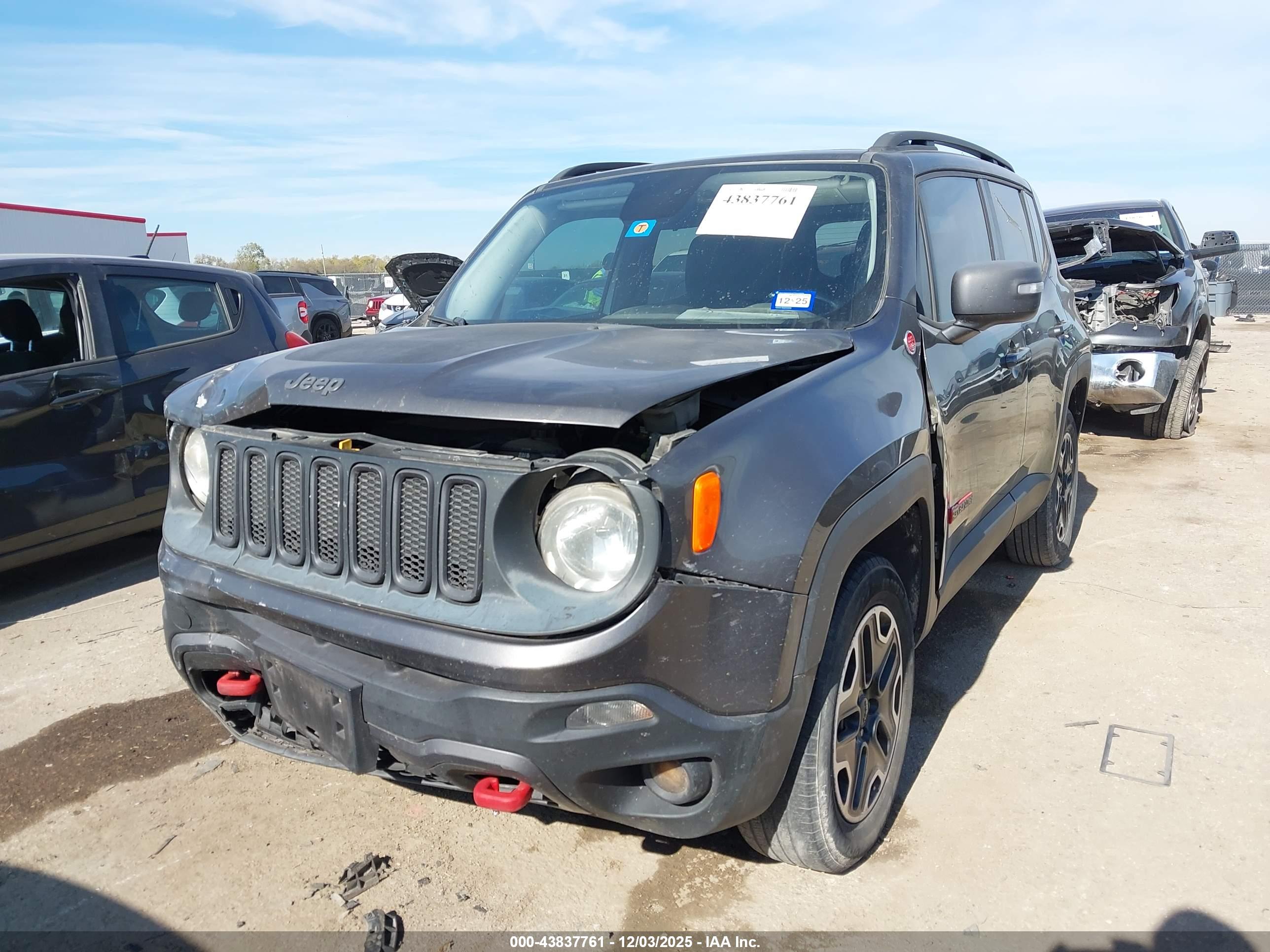 JEEP RENEGADE image 2