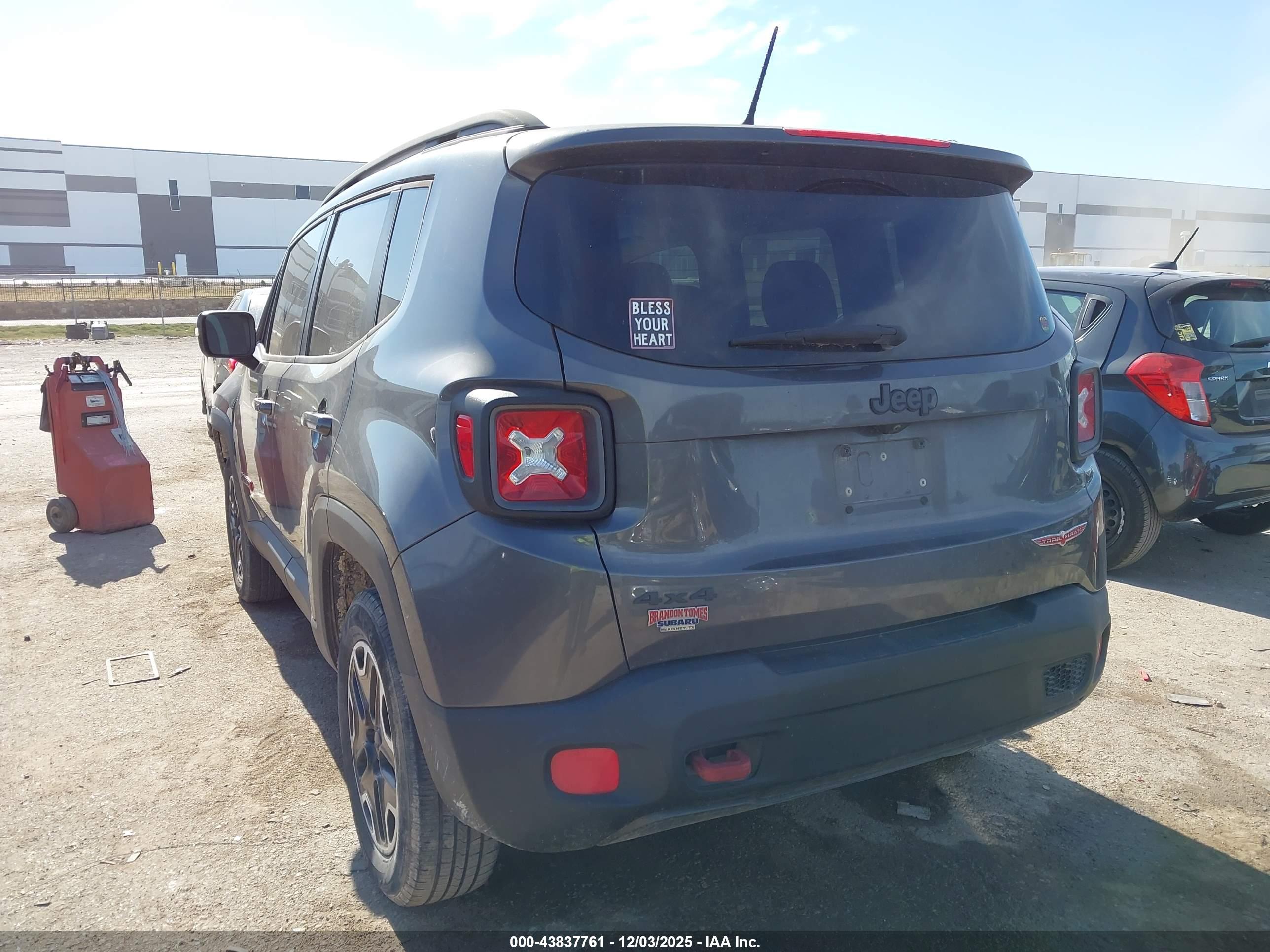 JEEP RENEGADE image 3
