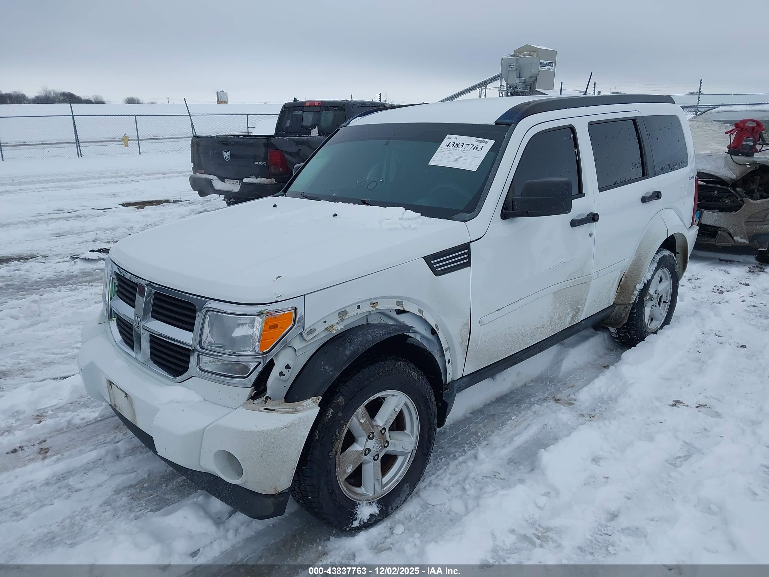 DODGE NITRO image 2