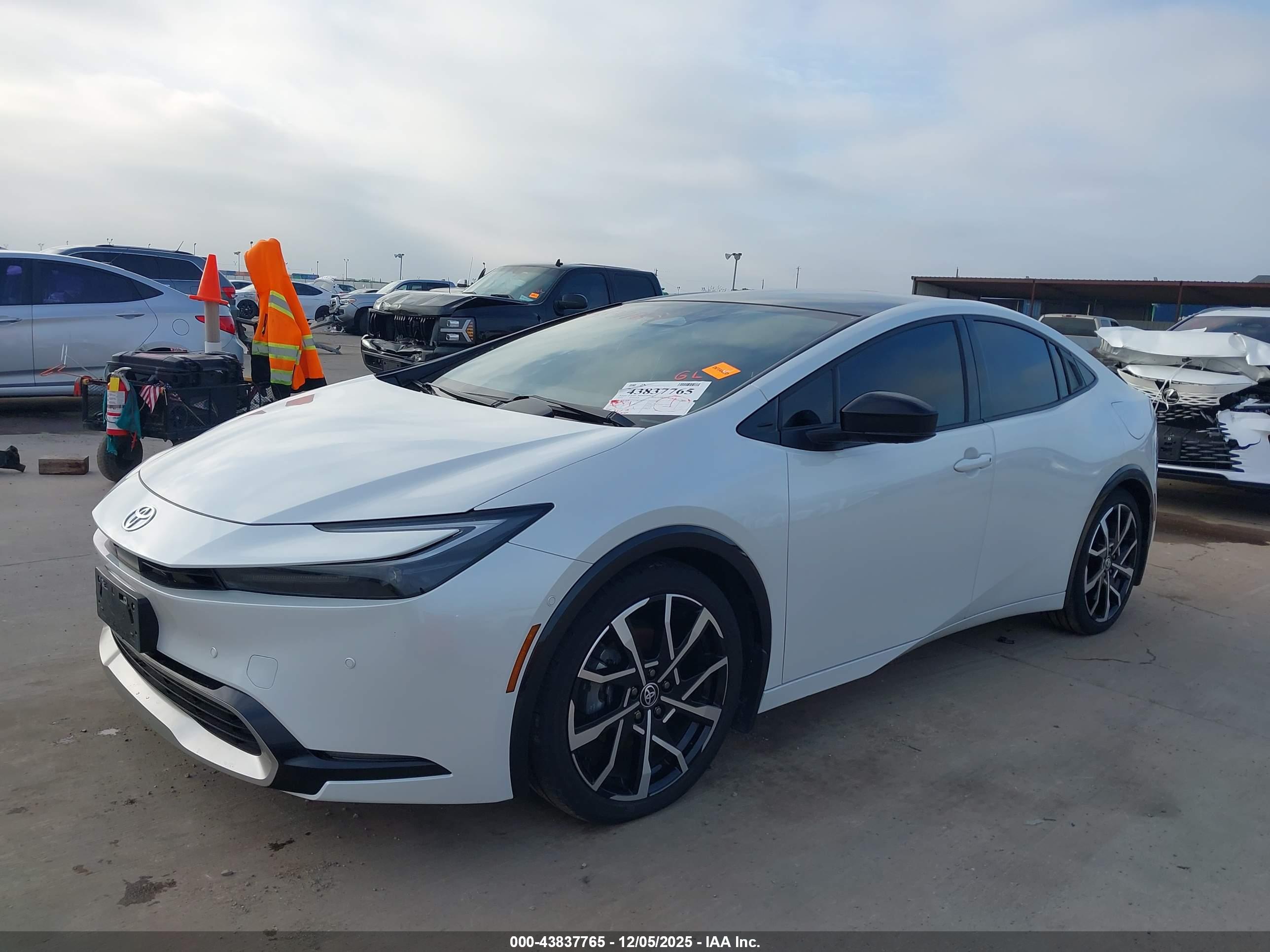 TOYOTA PRIUS image 2