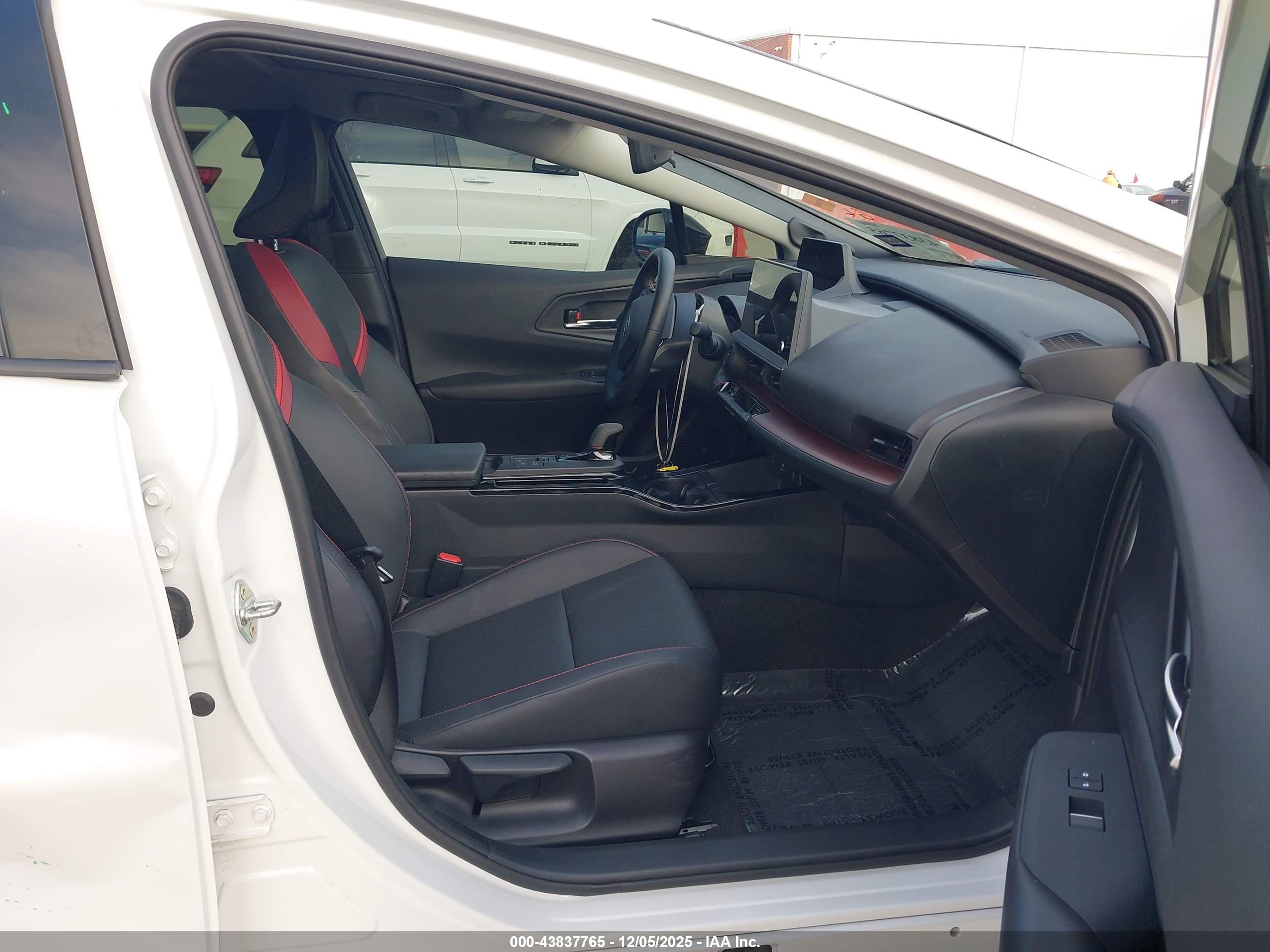 TOYOTA PRIUS image 5