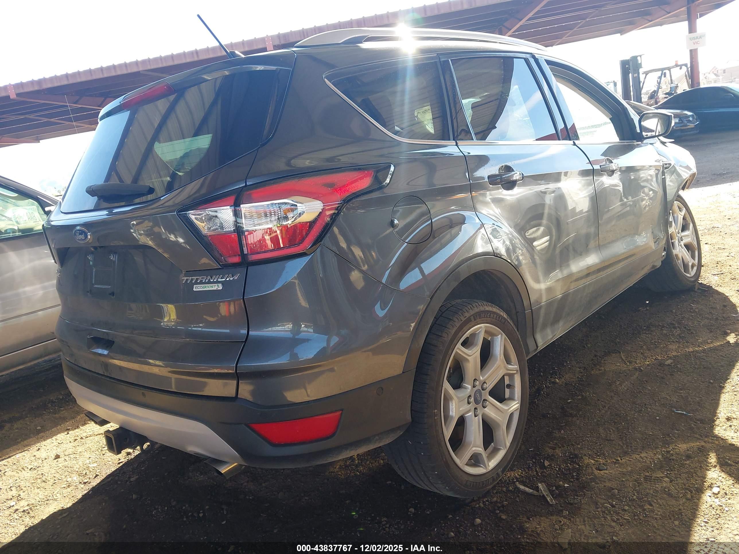 FORD ESCAPE image 4