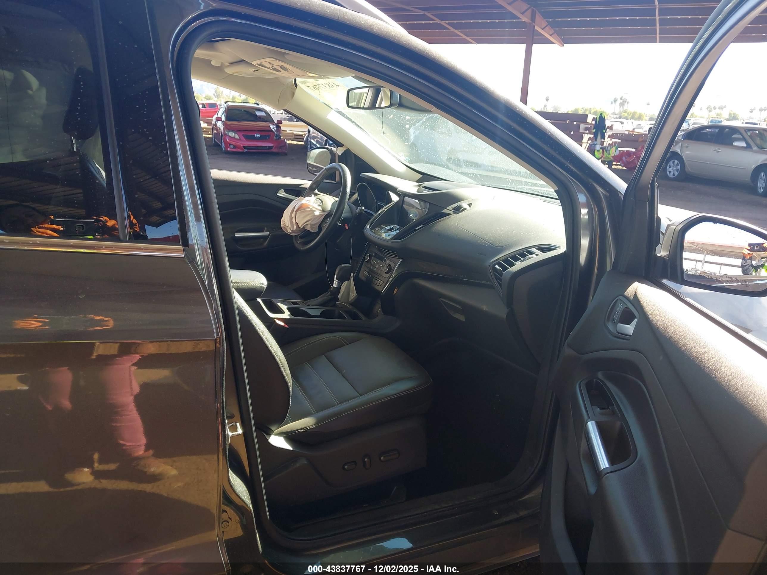 FORD ESCAPE image 5