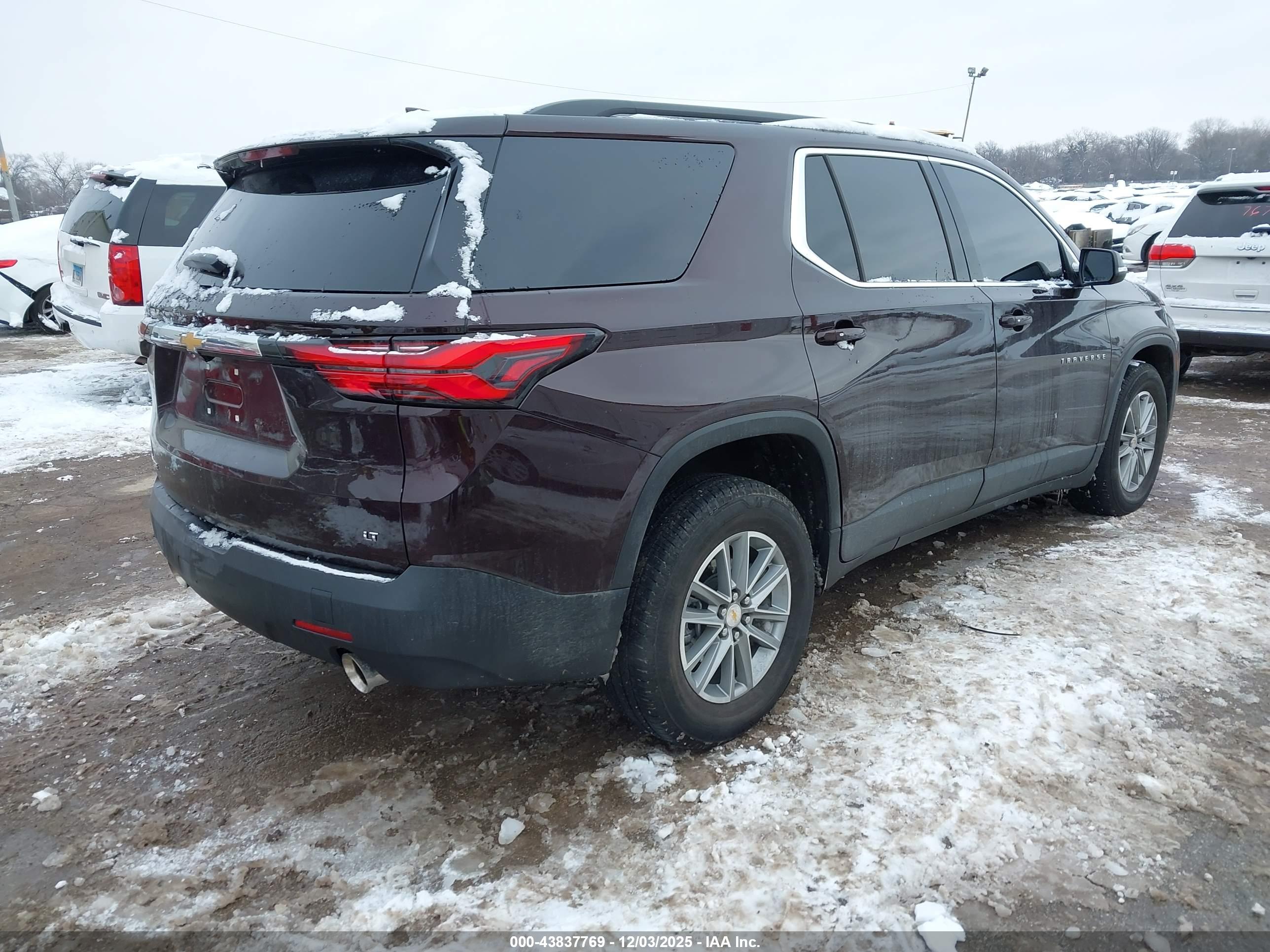 CHEVROLET TRAVERSE image 4