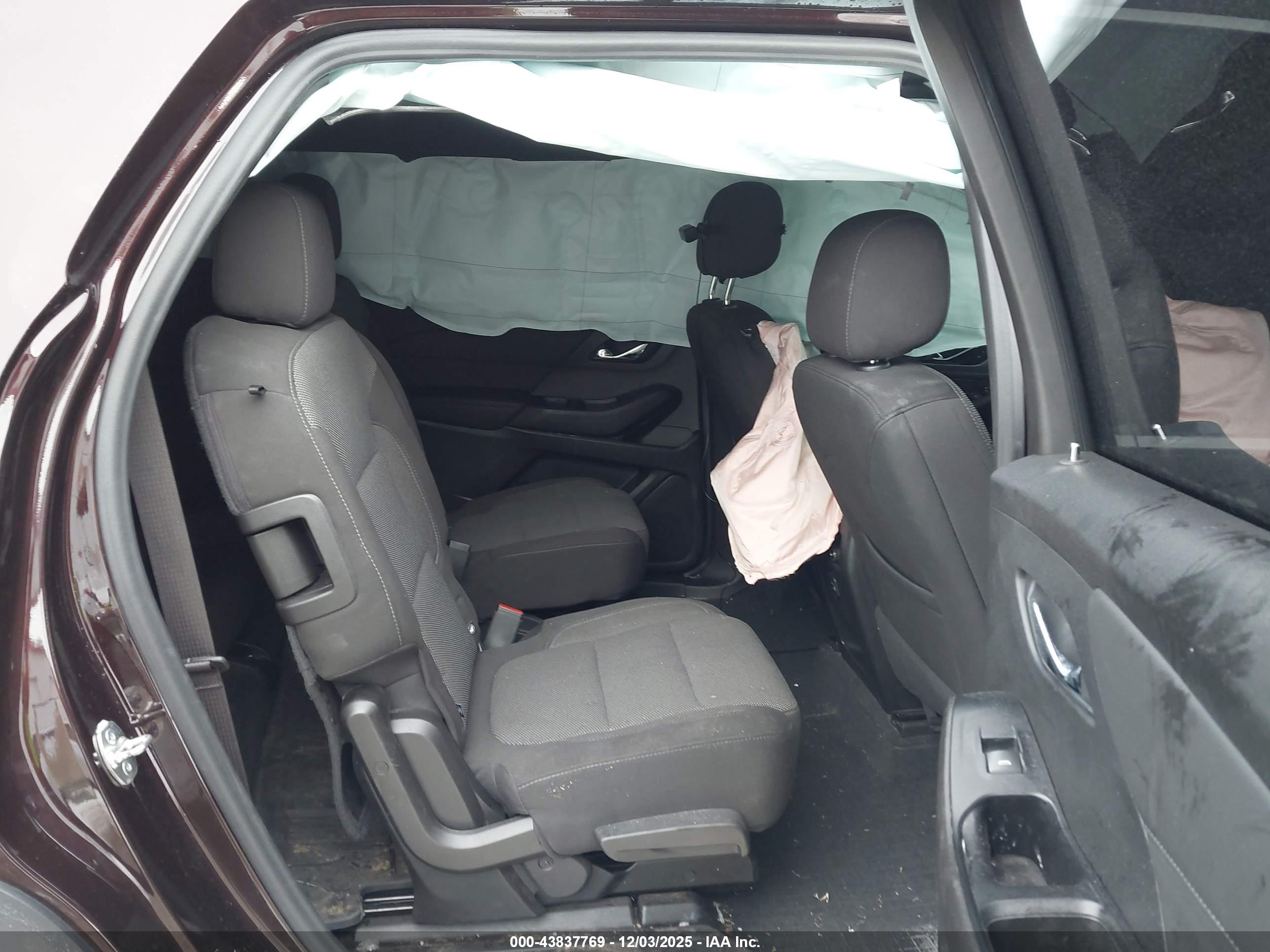 CHEVROLET TRAVERSE image 8