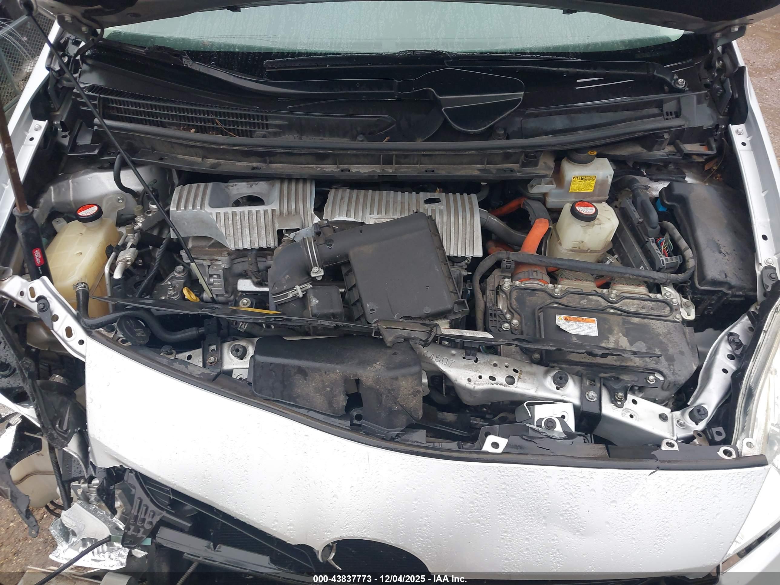 TOYOTA PRIUS image 10