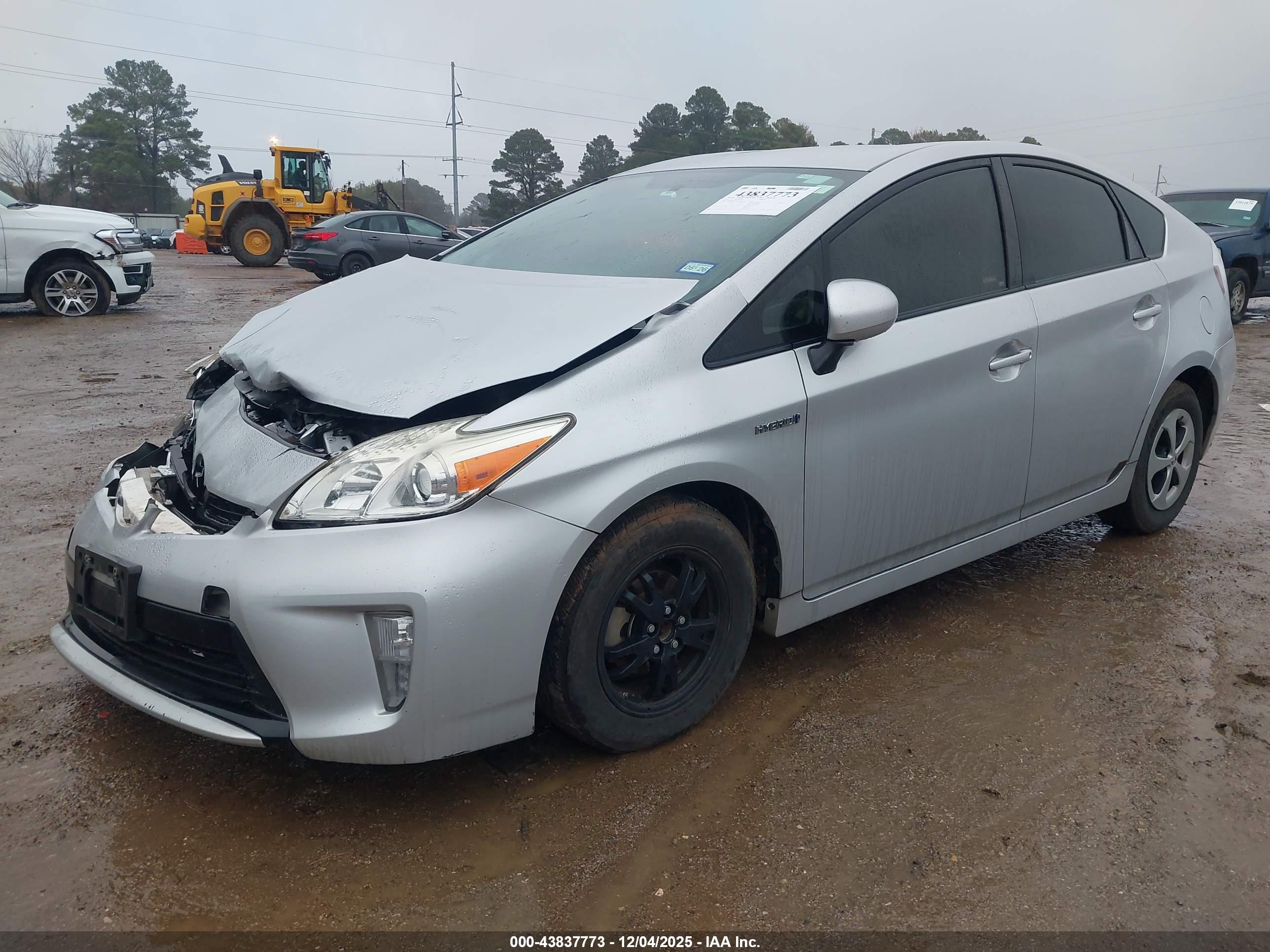 TOYOTA PRIUS image 2