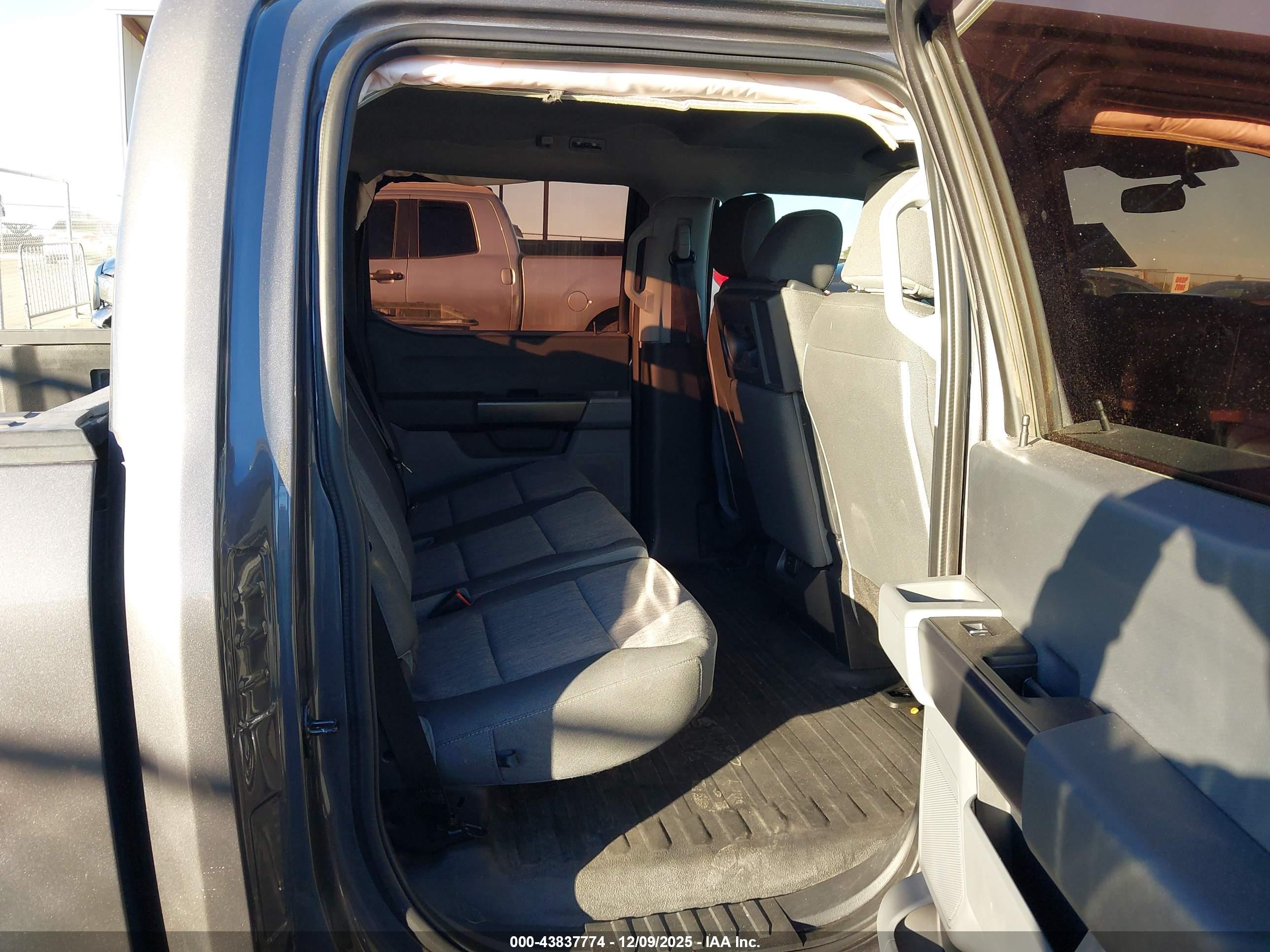 FORD F-150 image 8