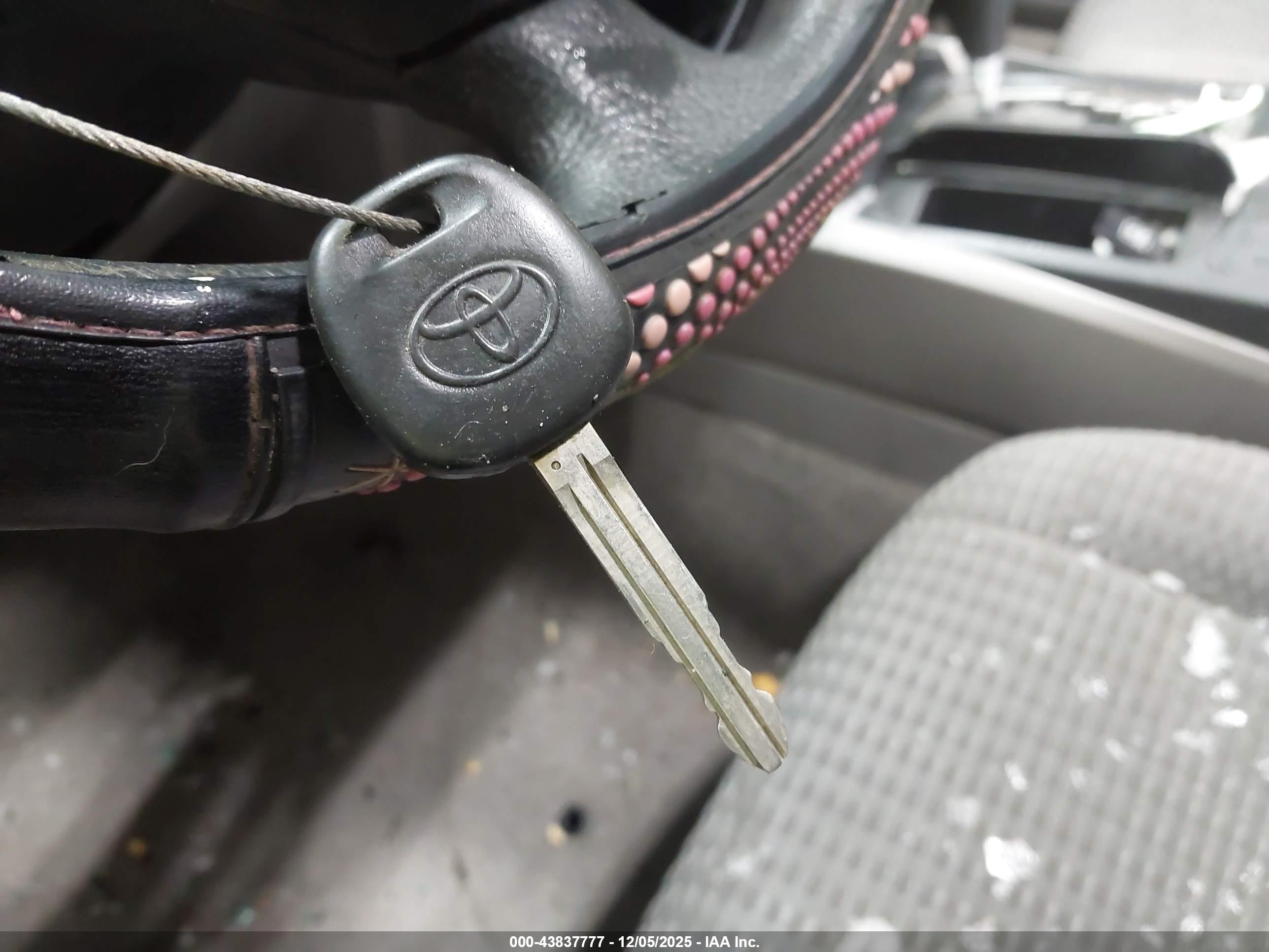 TOYOTA 4RUNNER image 11