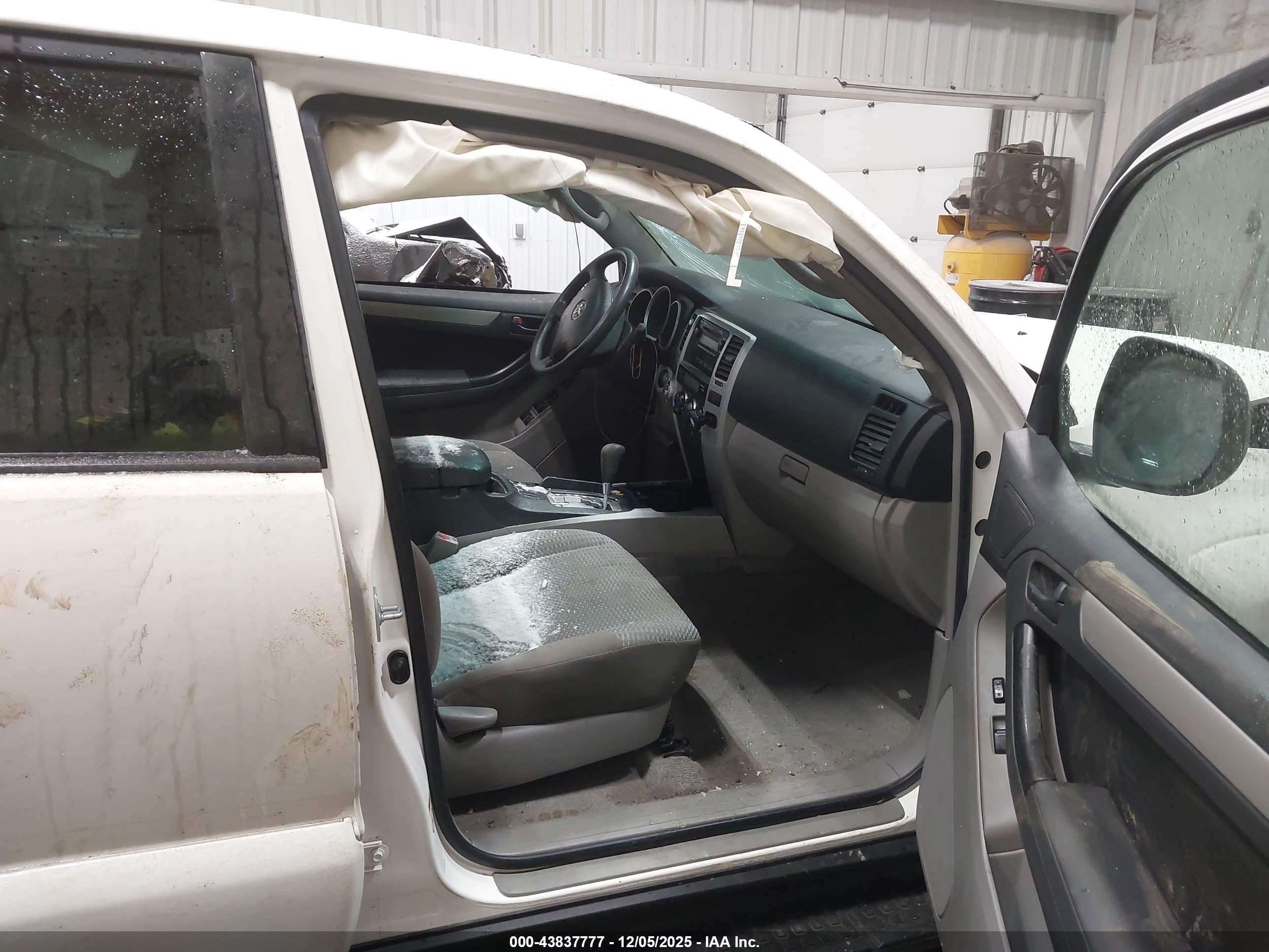 TOYOTA 4RUNNER image 5