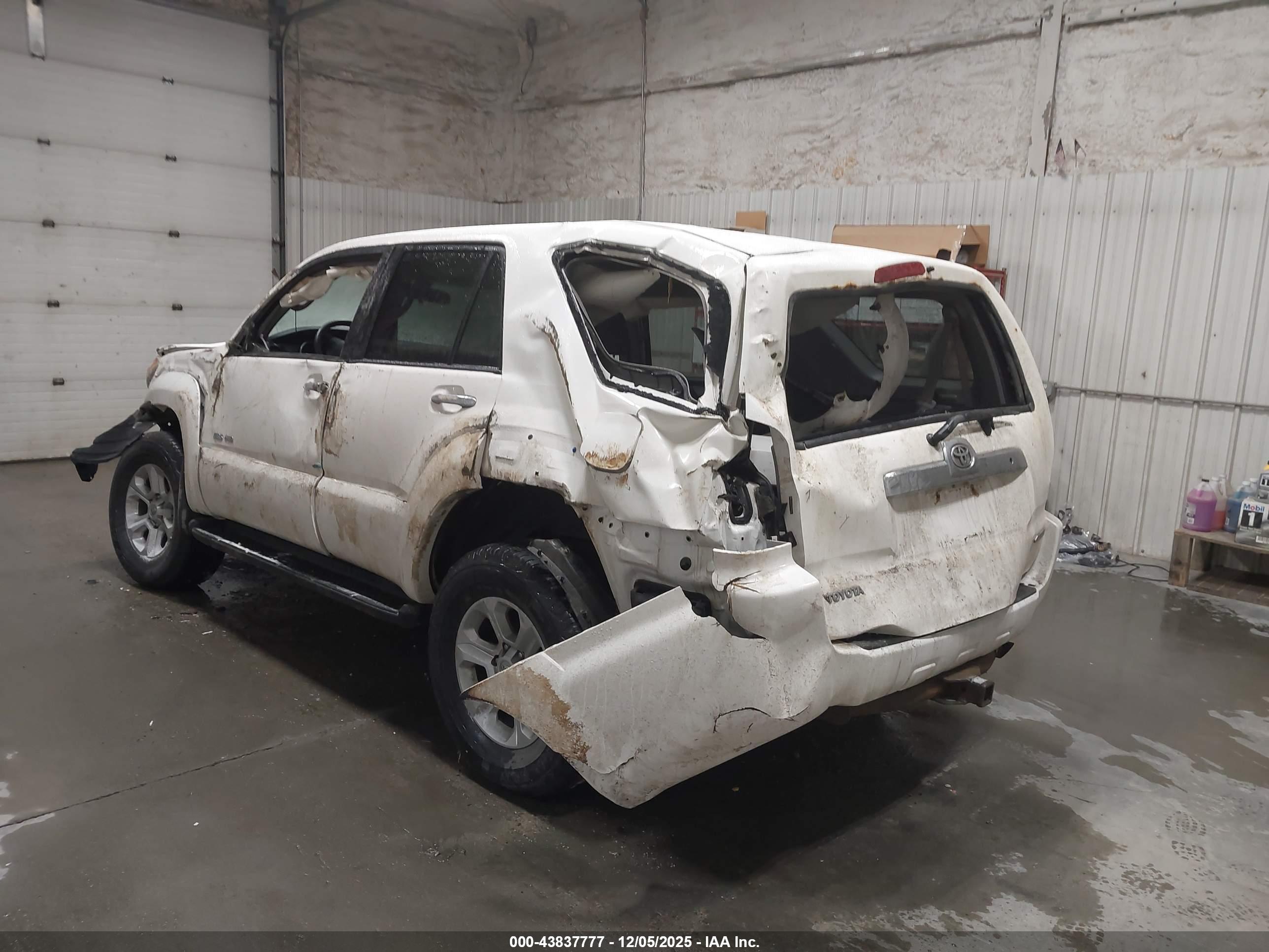 TOYOTA 4RUNNER image 6