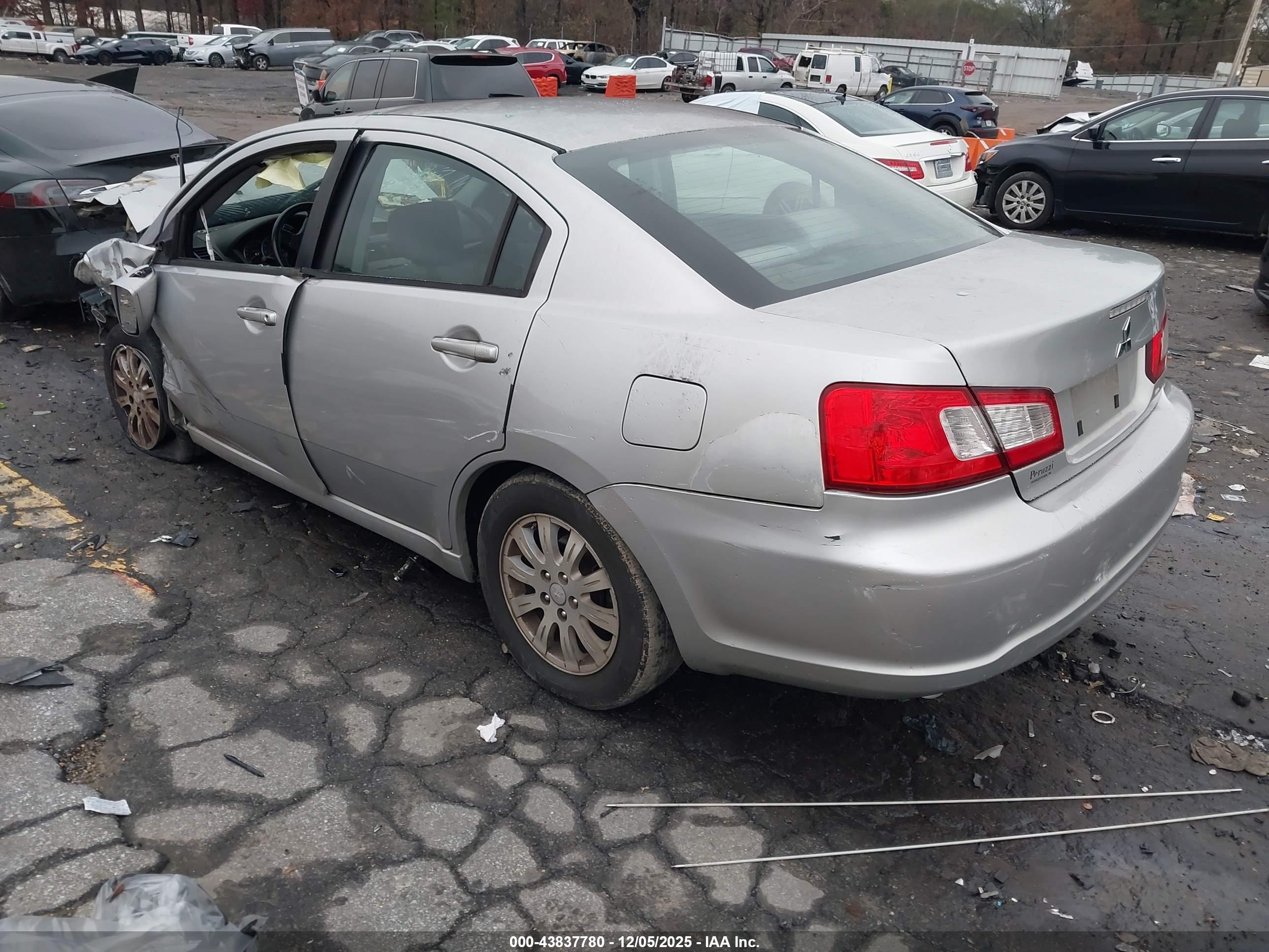 MITSUBISHI GALANT image 3