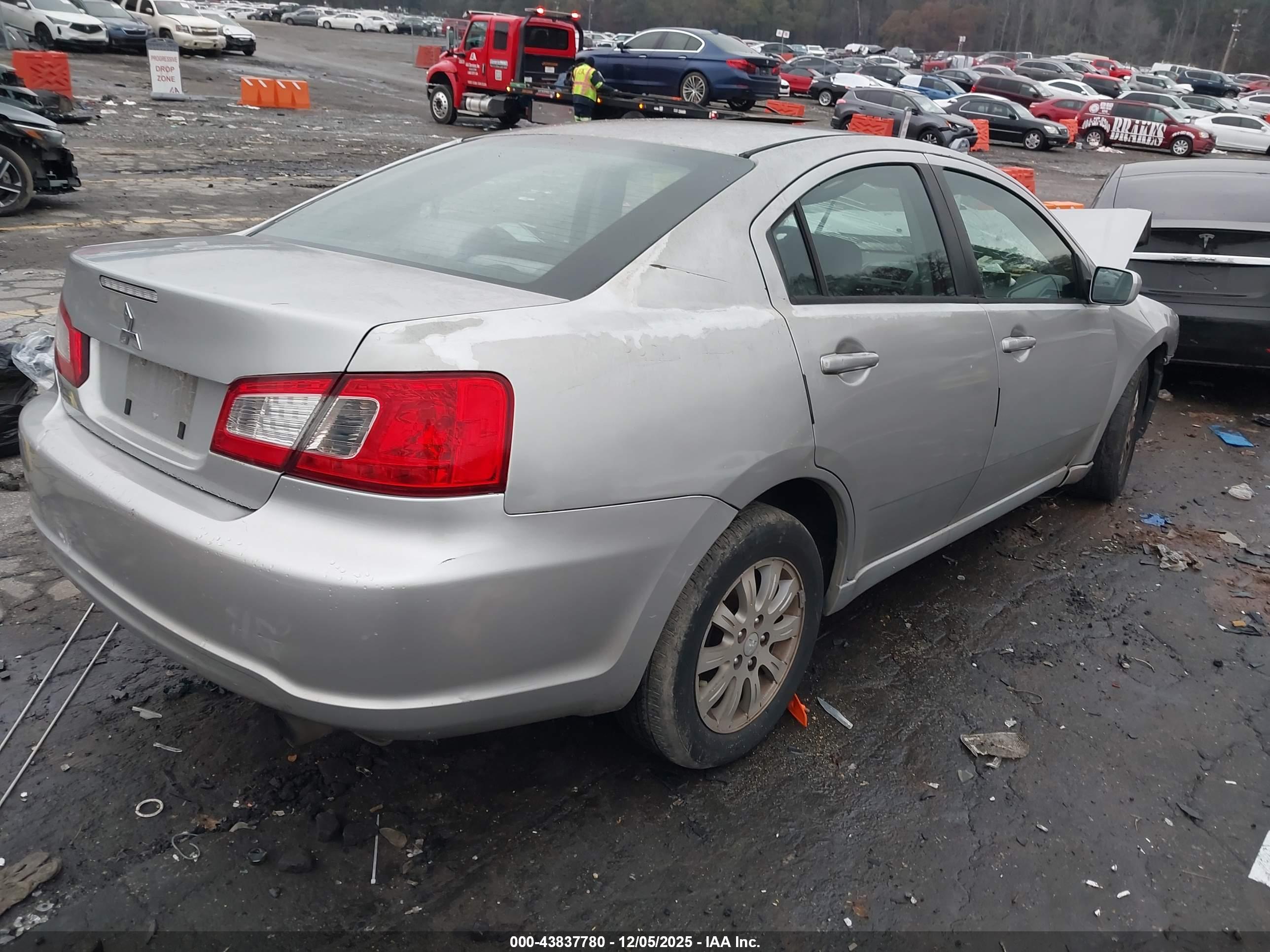 MITSUBISHI GALANT image 4