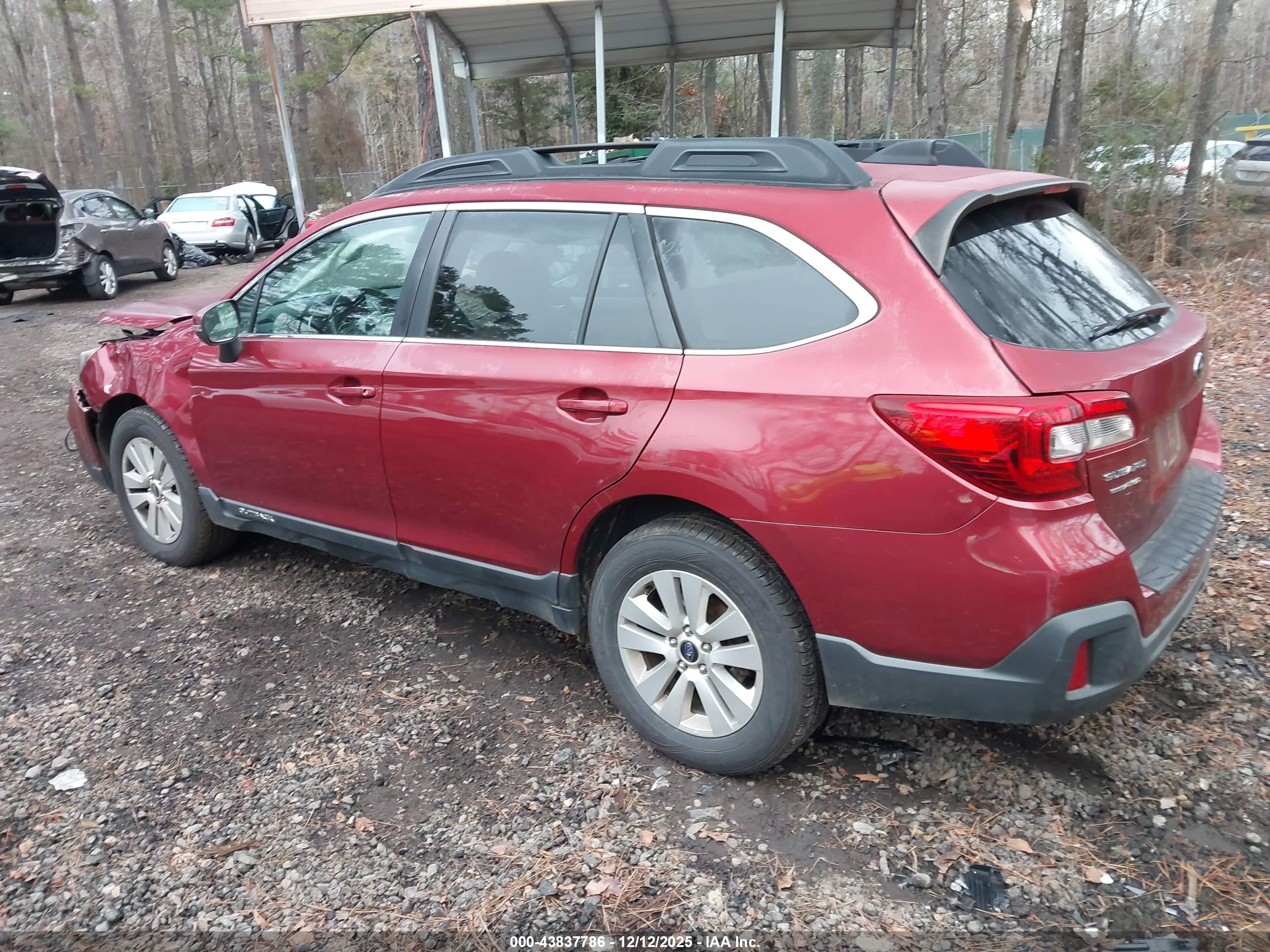 SUBARU OUTBACK image 3