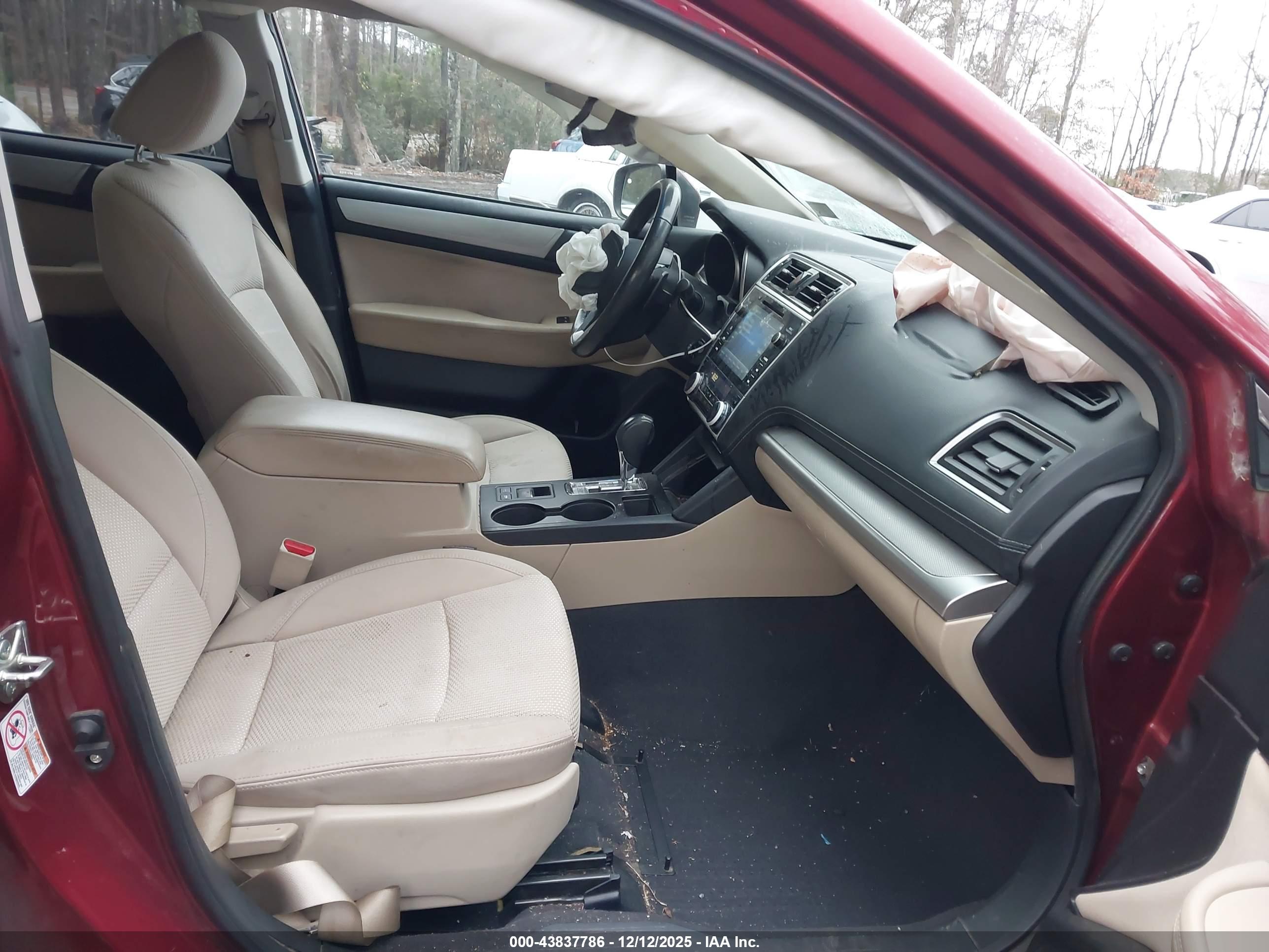 SUBARU OUTBACK image 5