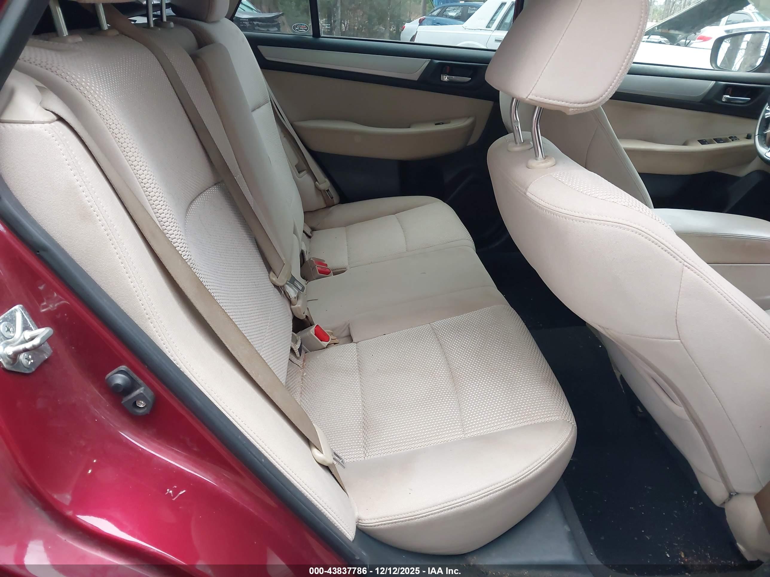 SUBARU OUTBACK image 8