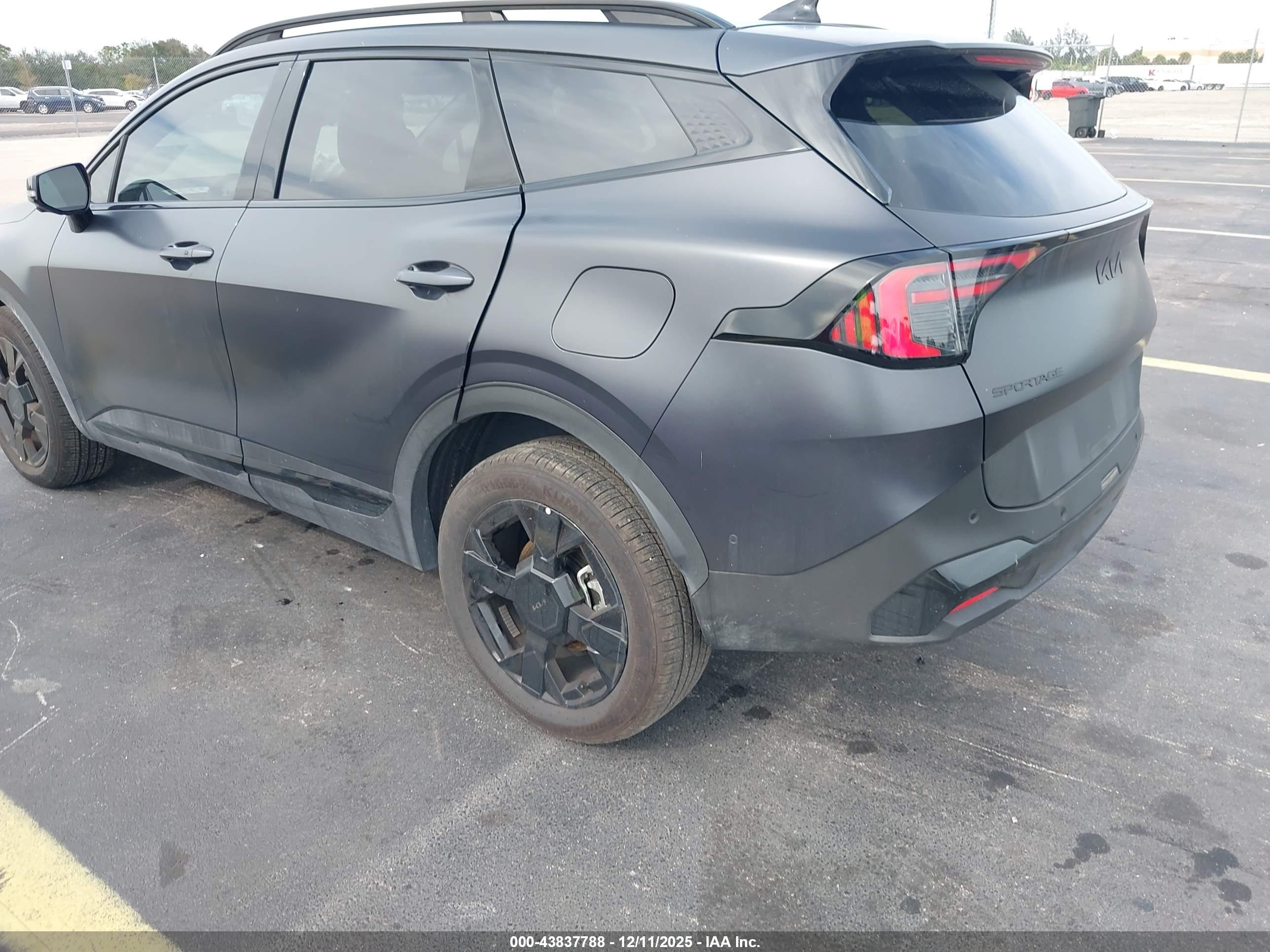 KIA SPORTAGE image 3