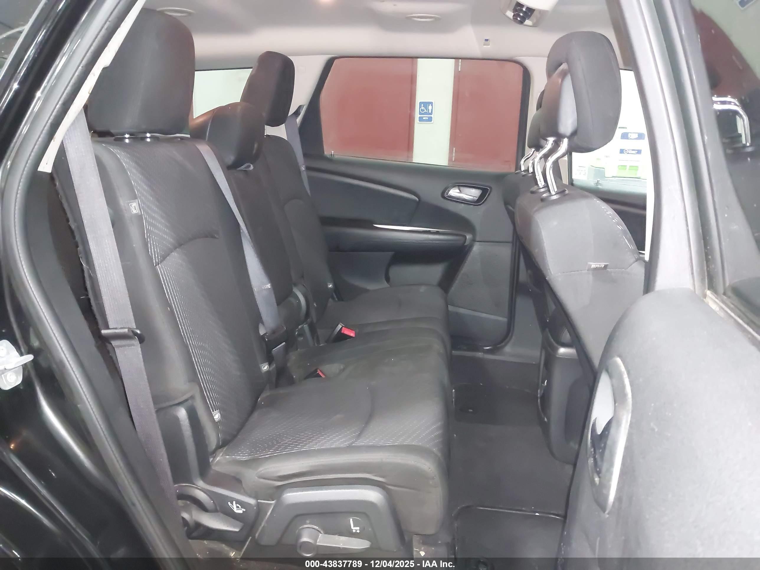 DODGE JOURNEY image 8