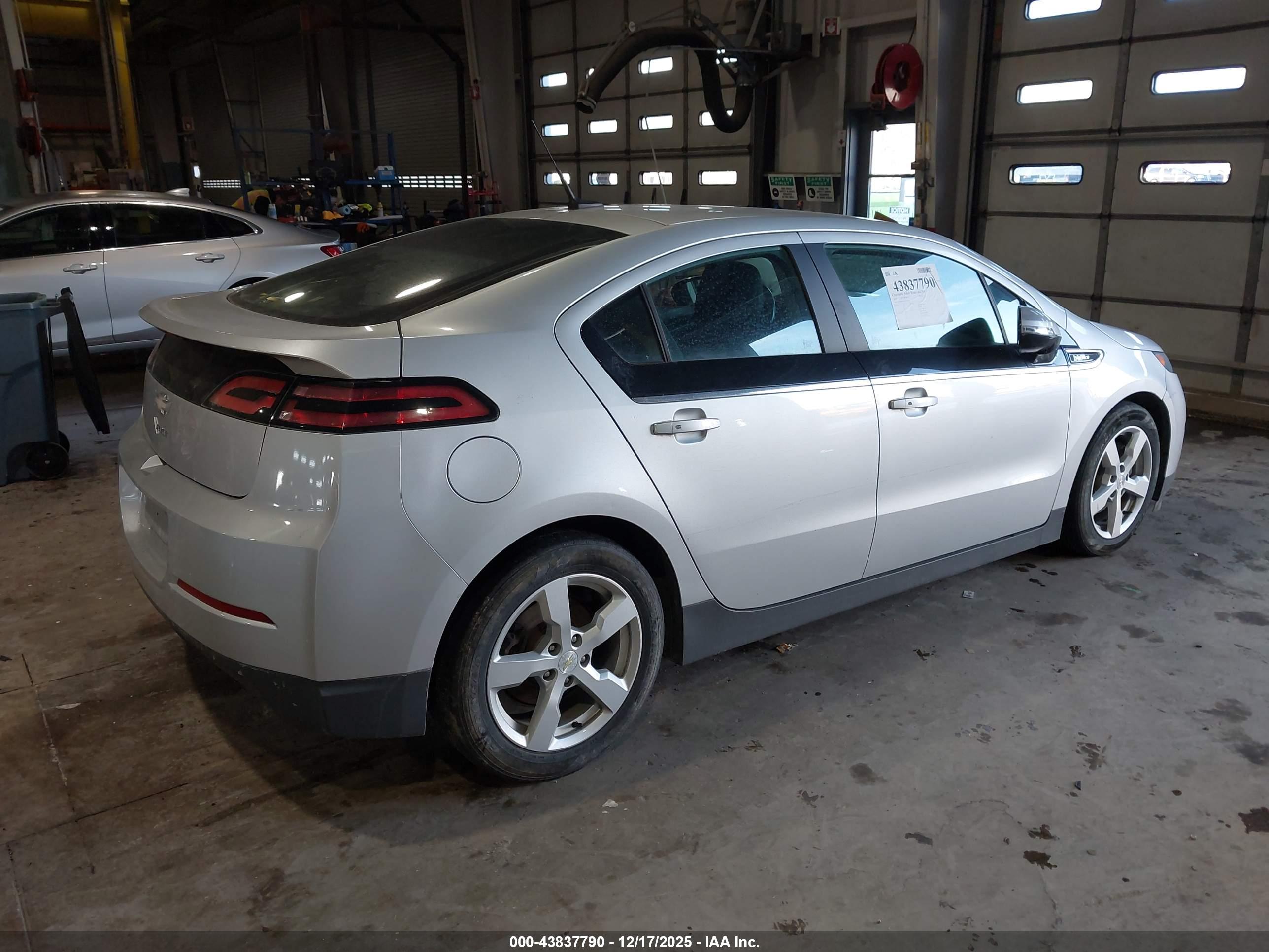 CHEVROLET VOLT image 4
