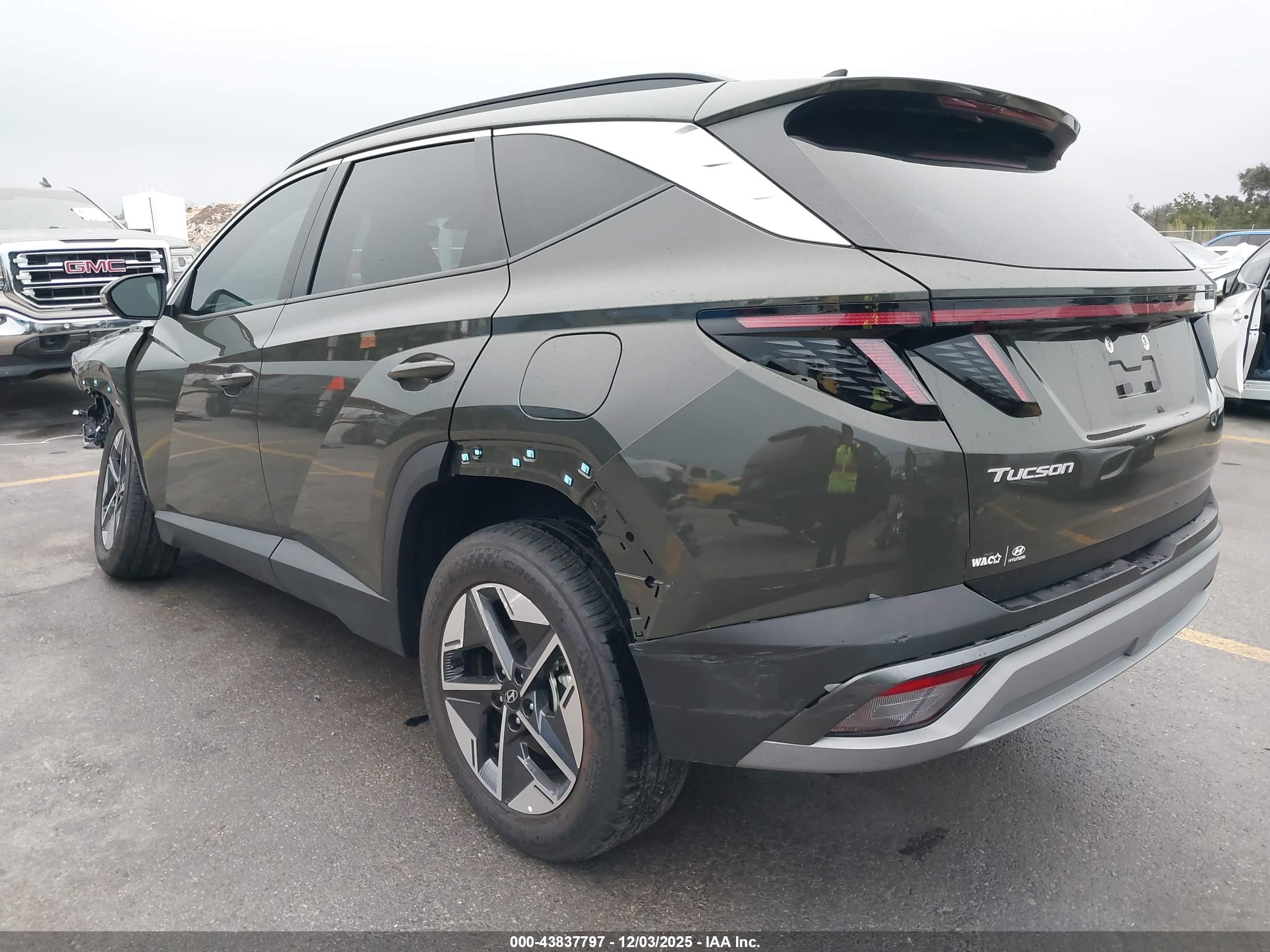 HYUNDAI TUCSON image 3