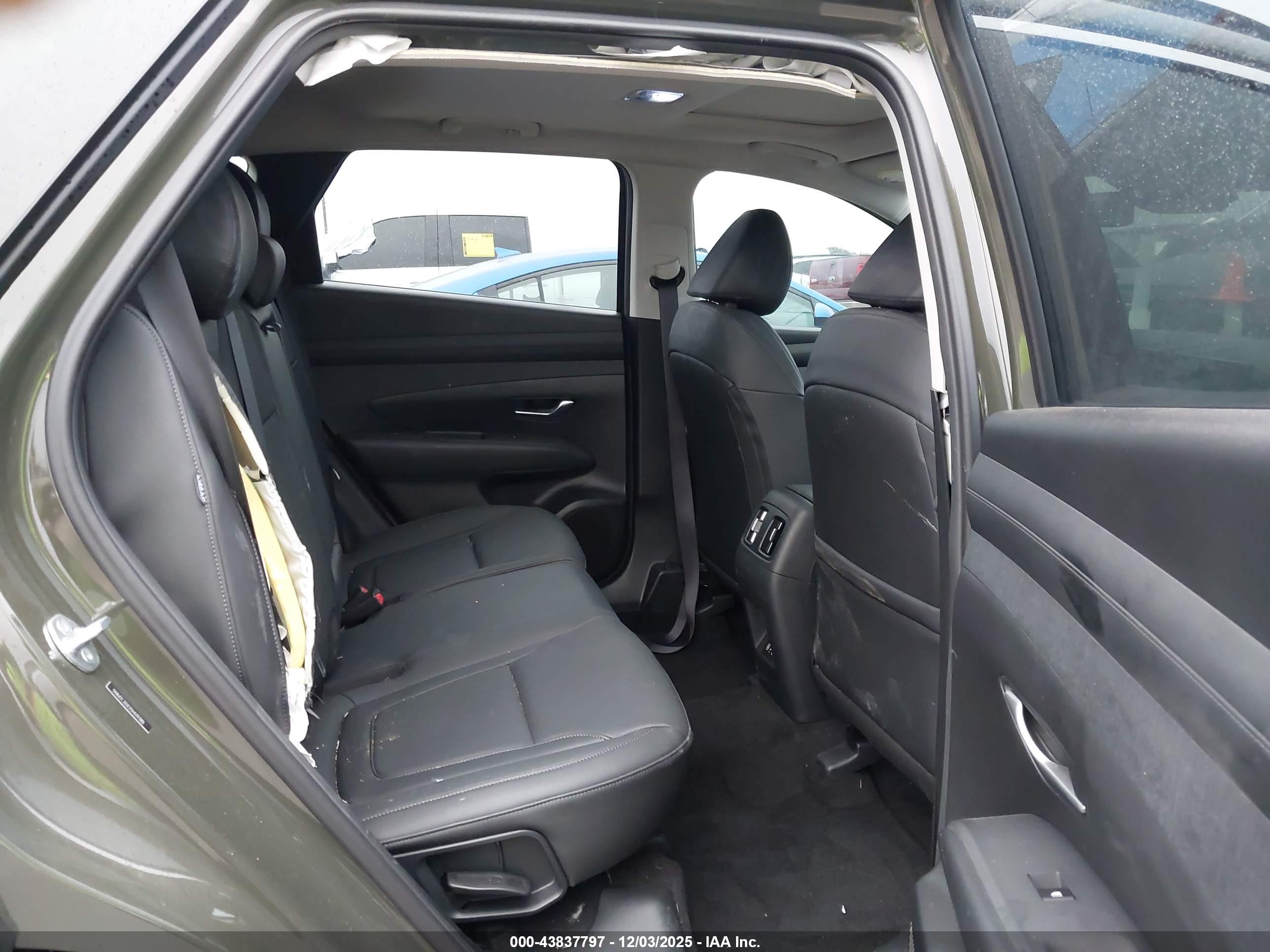 HYUNDAI TUCSON image 8