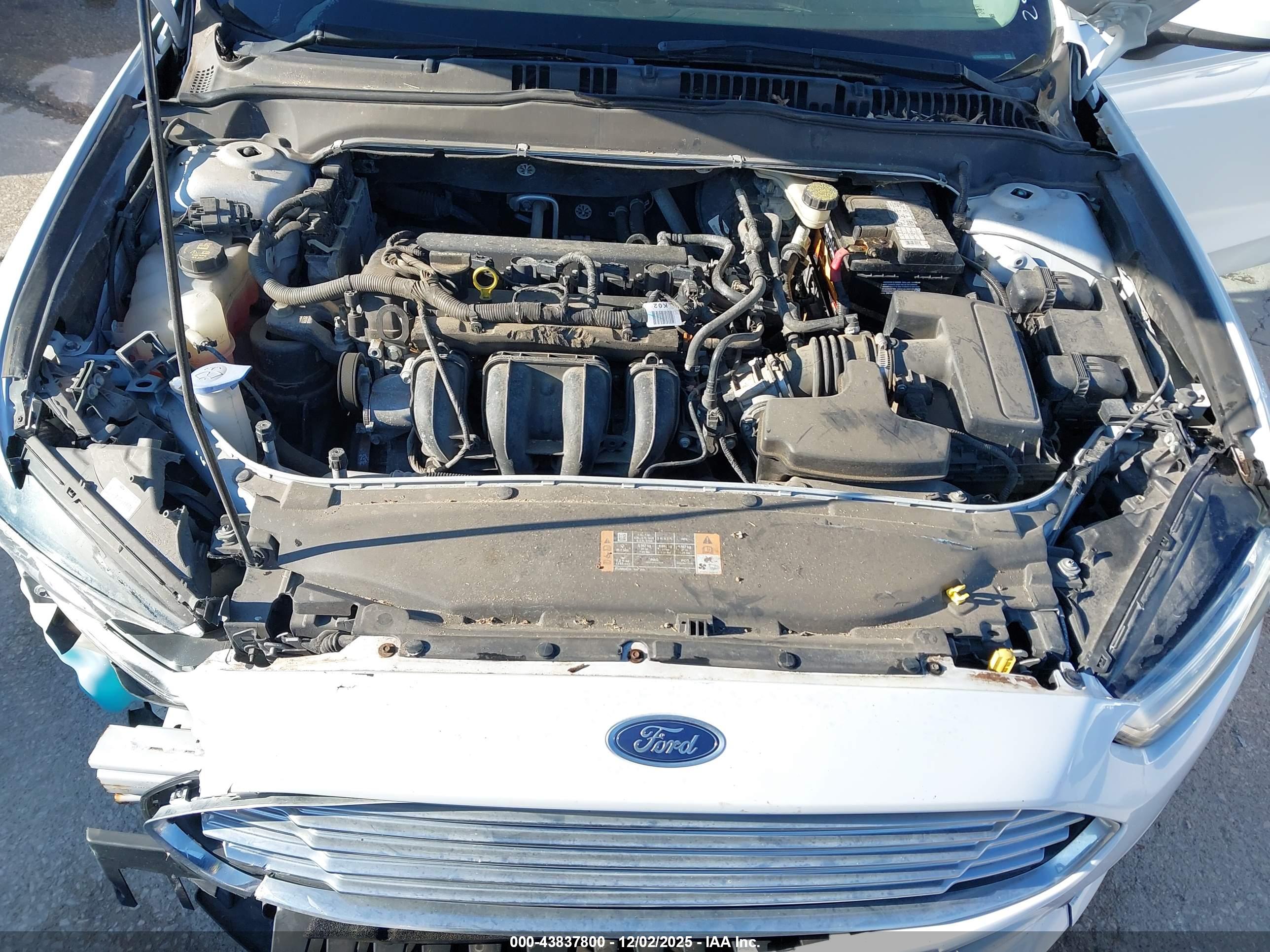 FORD FUSION image 10