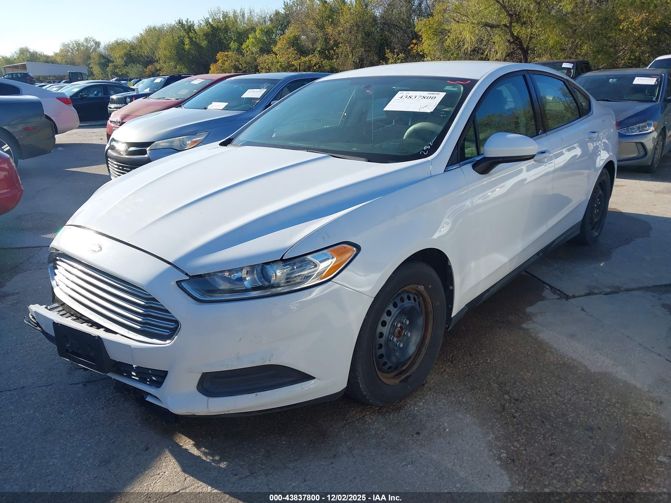 FORD FUSION image 2