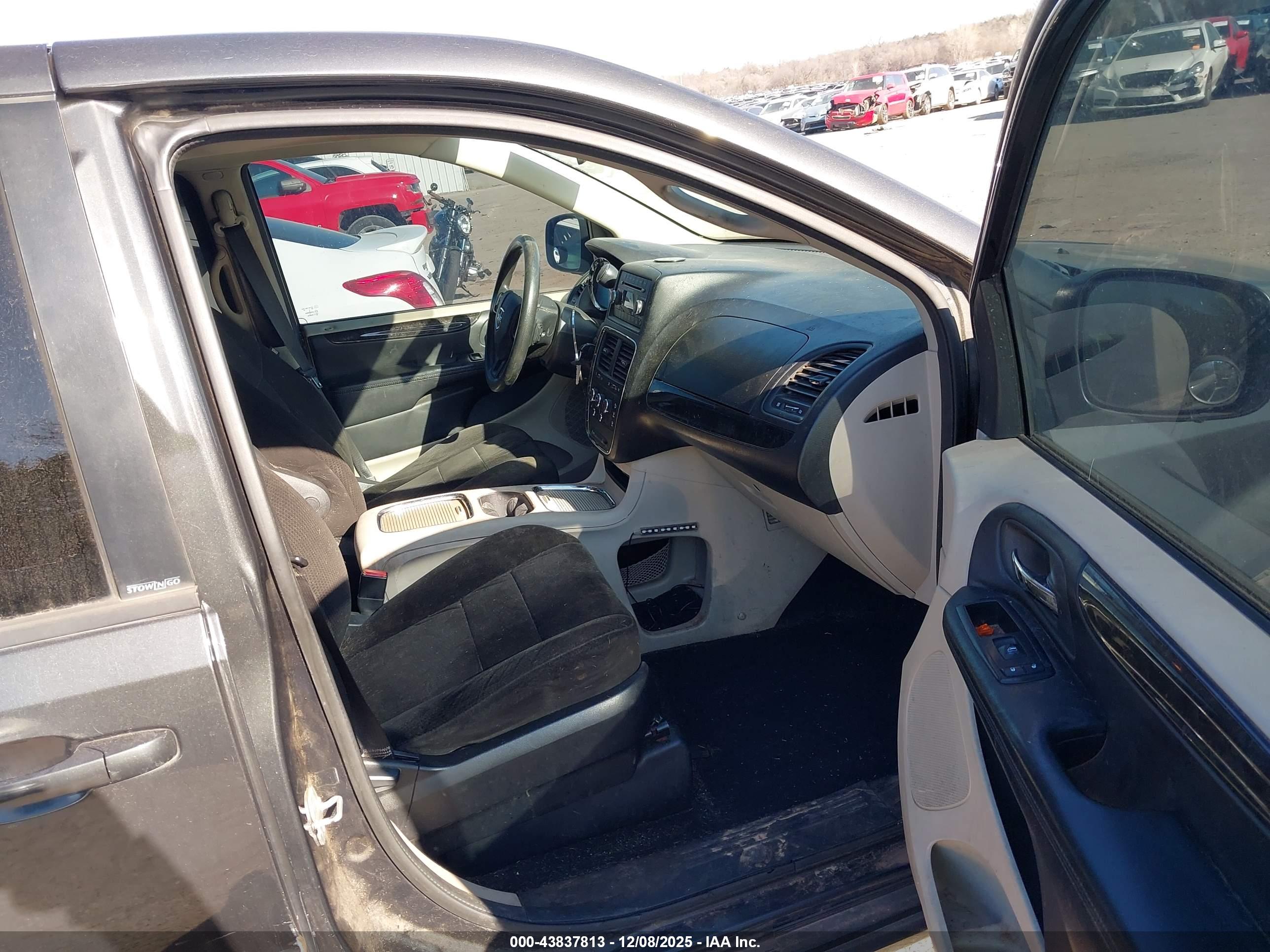 DODGE GRAND image 5