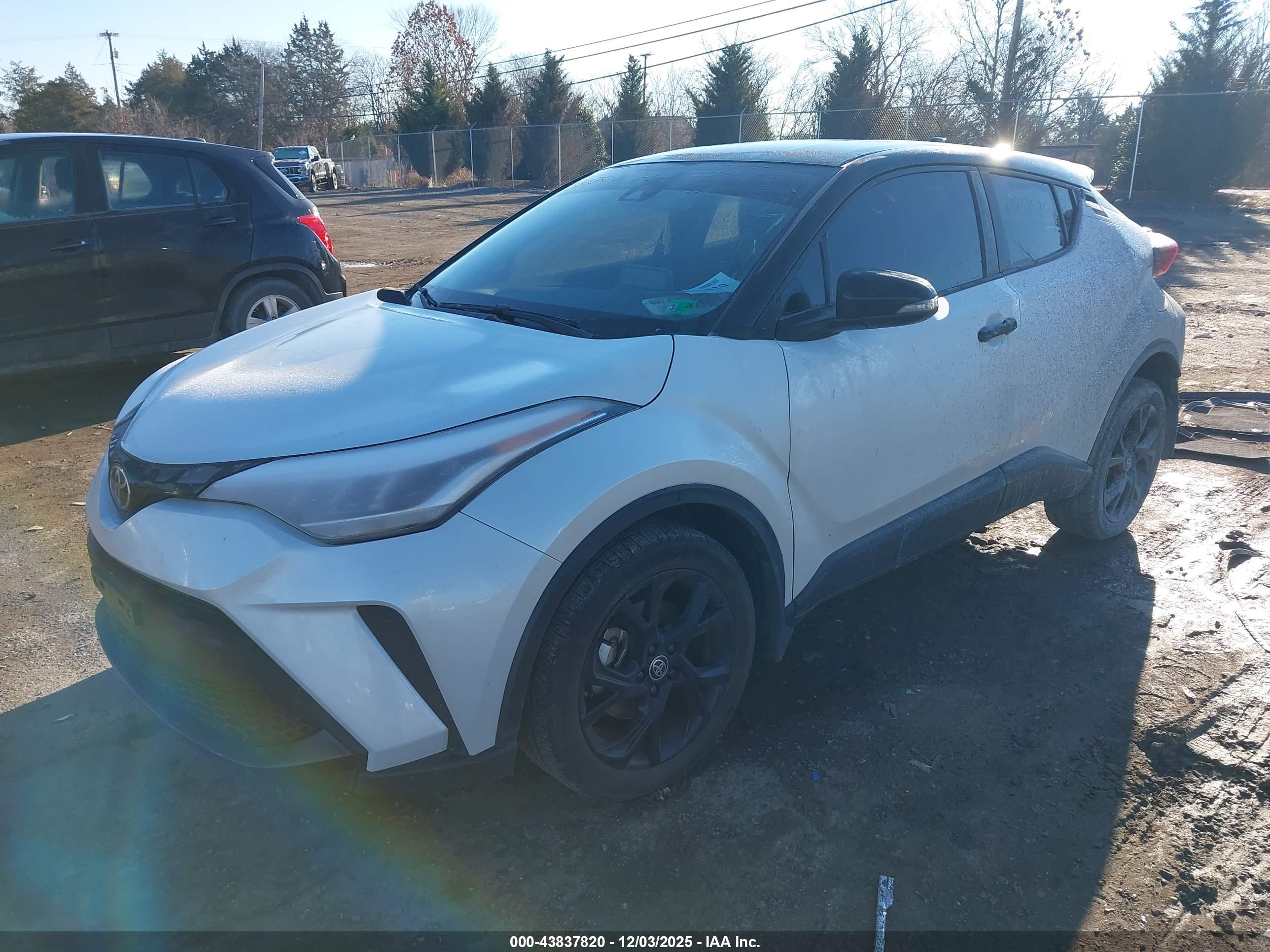 TOYOTA C-HR image 2