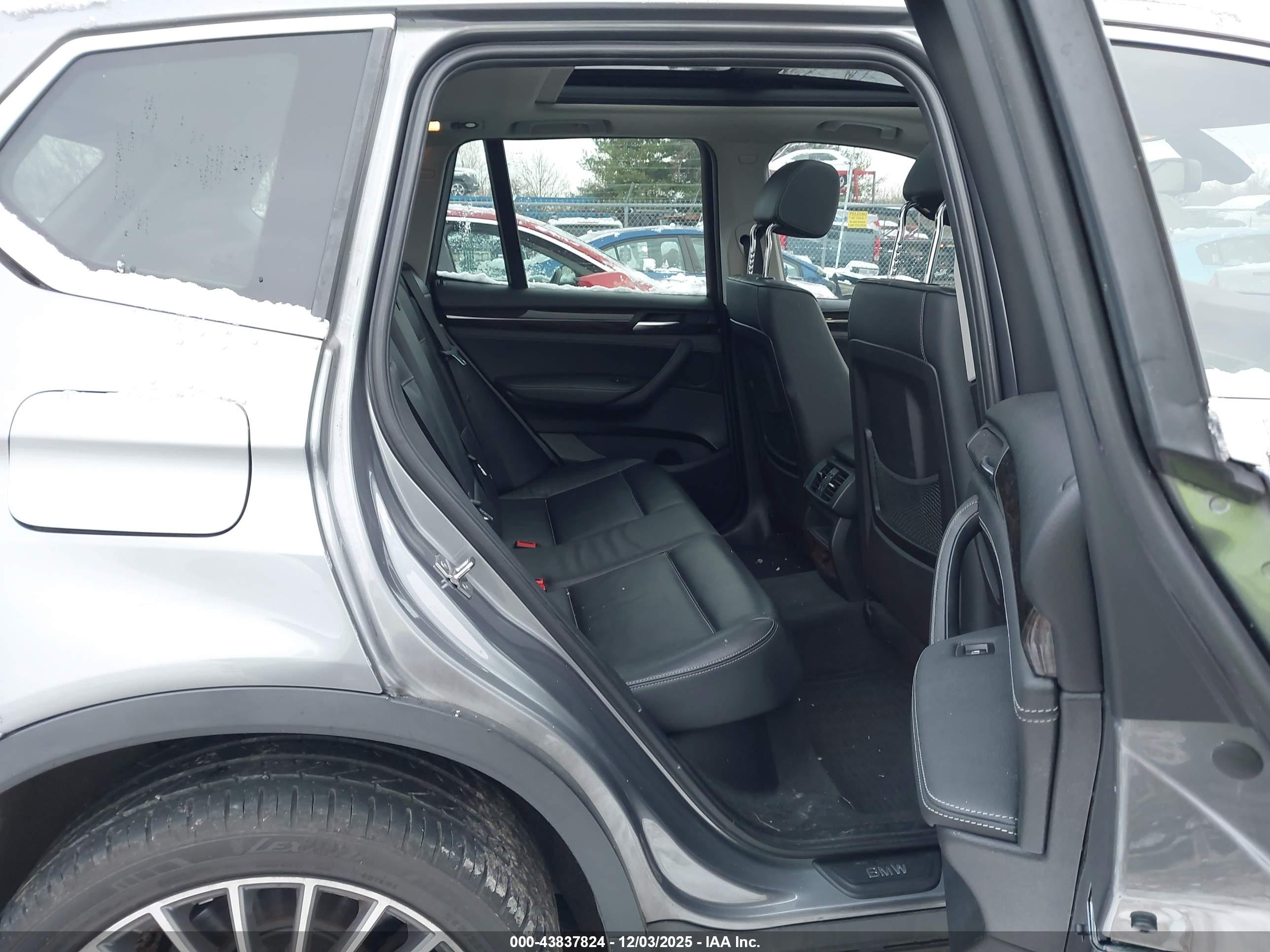 BMW X3 image 8