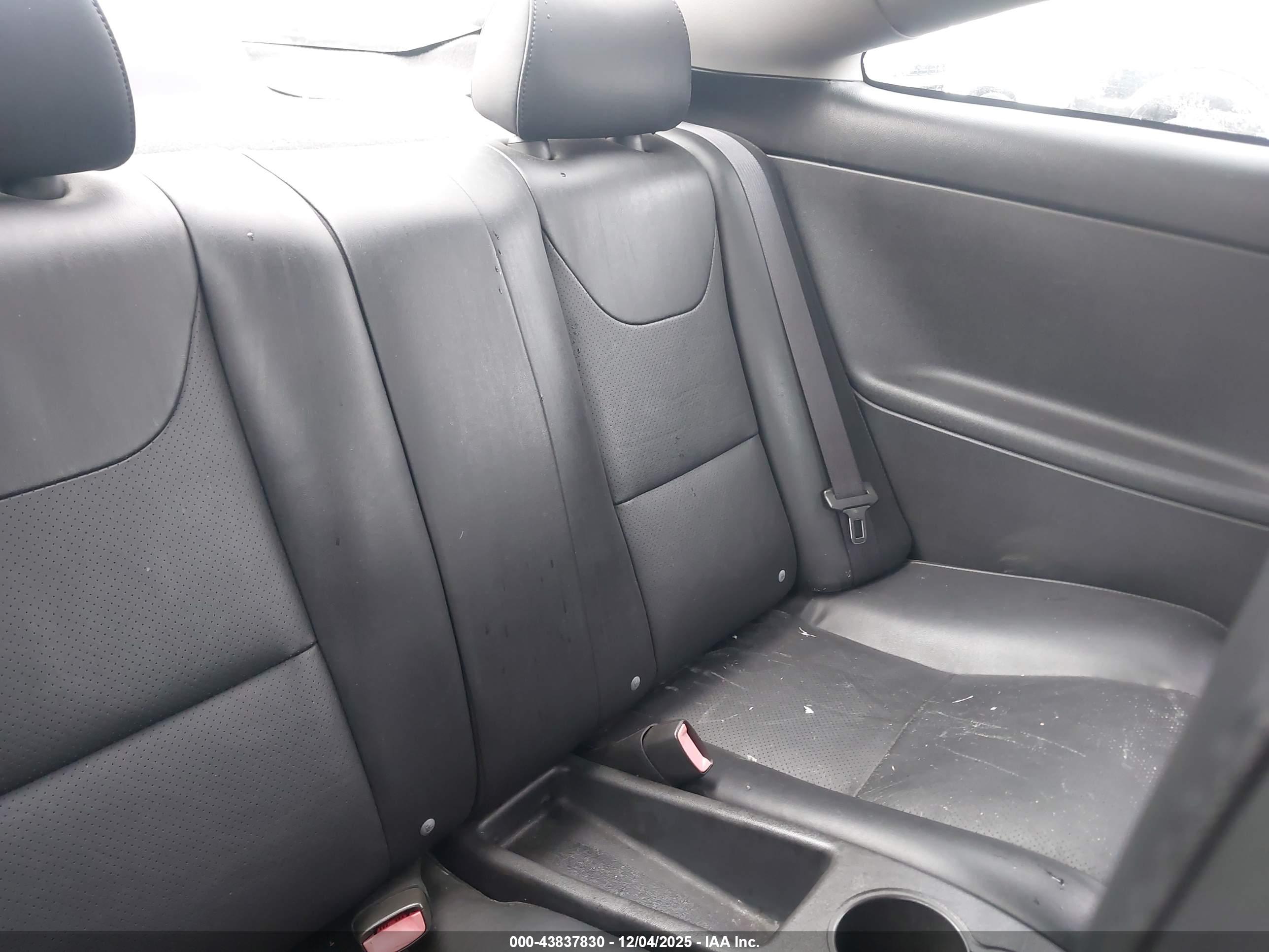PONTIAC G6 image 8