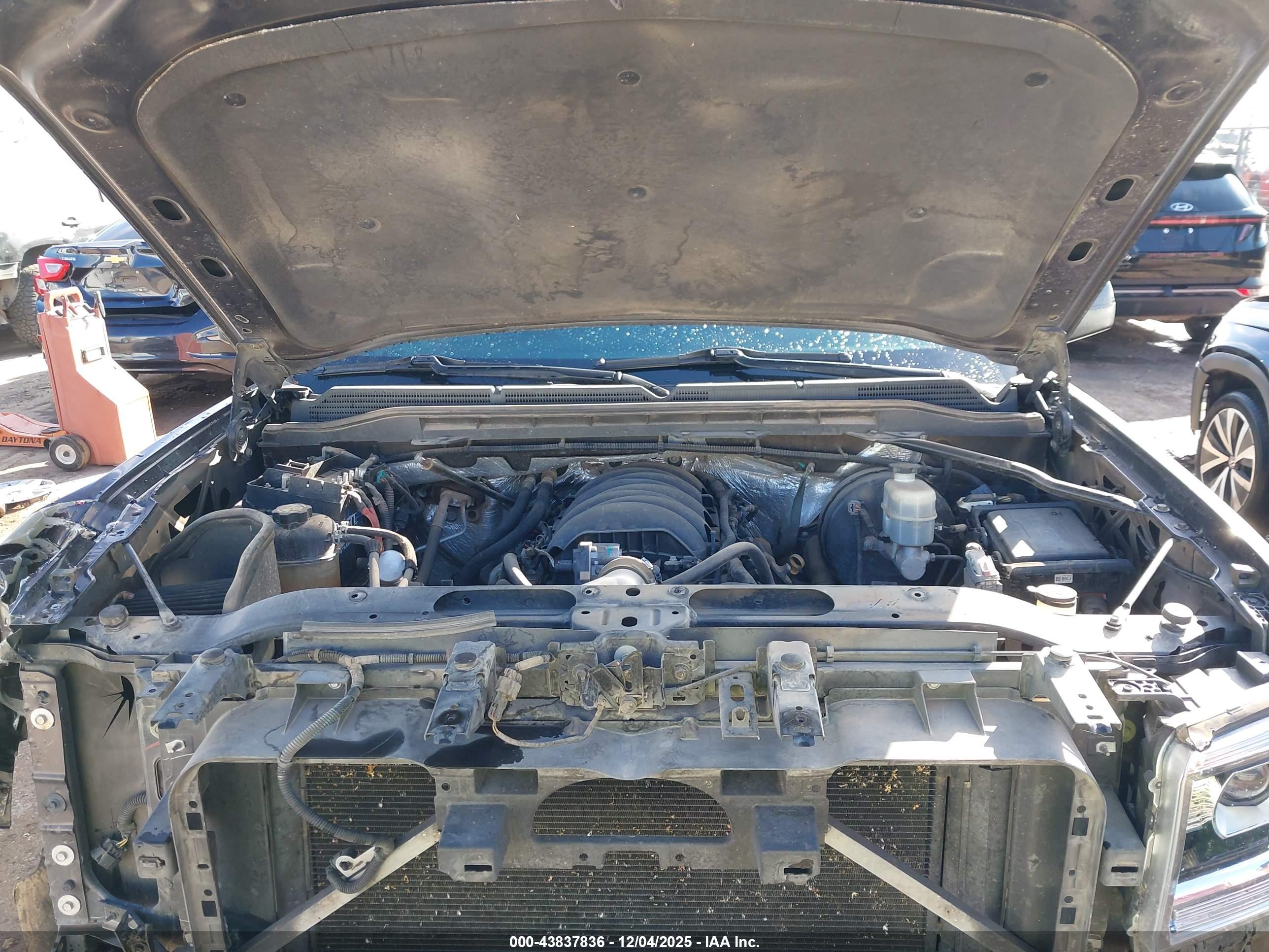 GMC SIERRA image 10