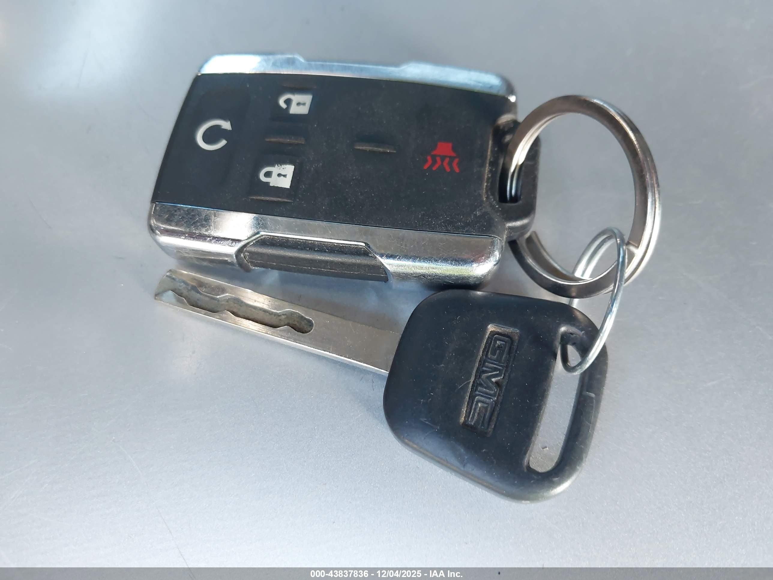 GMC SIERRA image 11