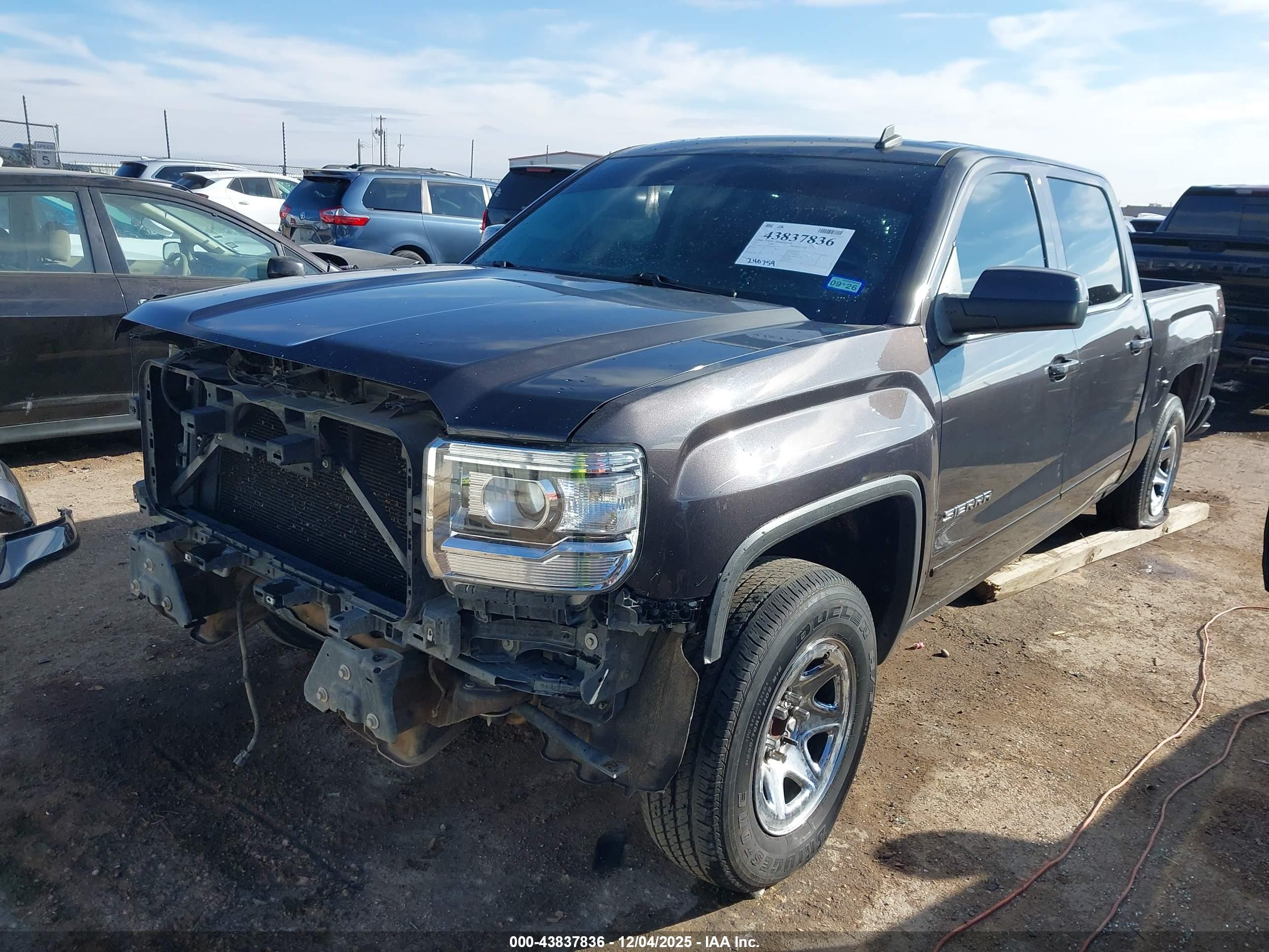 GMC SIERRA image 2