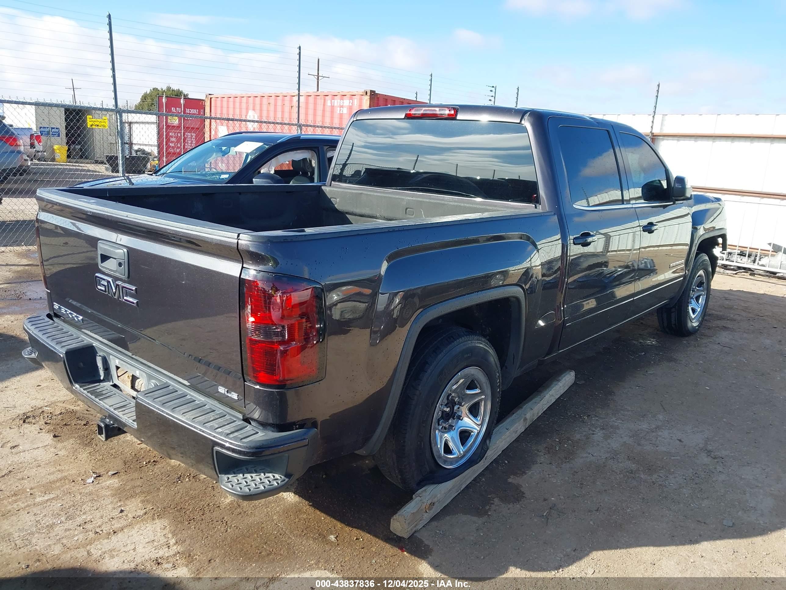 GMC SIERRA image 4