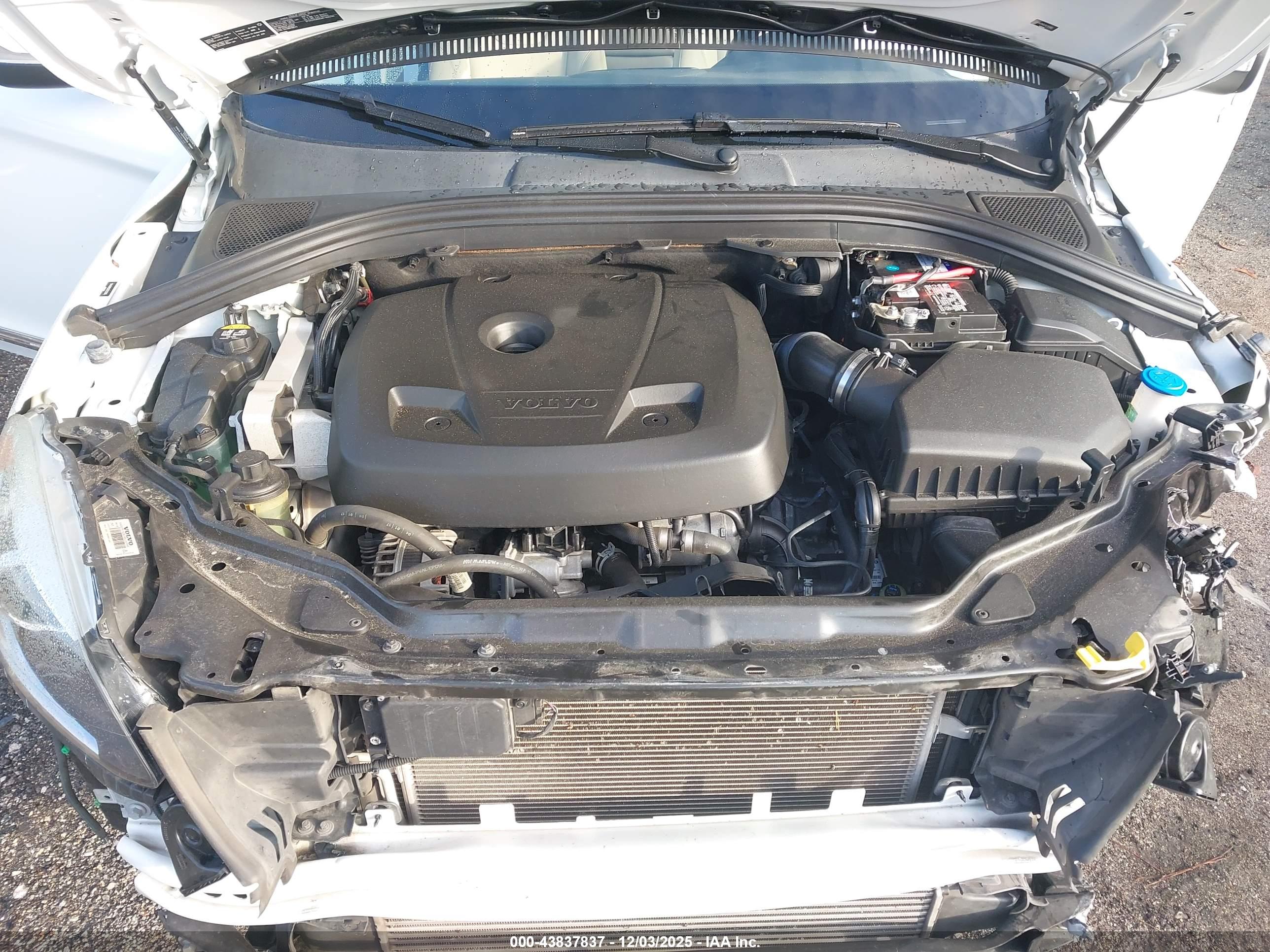 VOLVO XC60 image 10