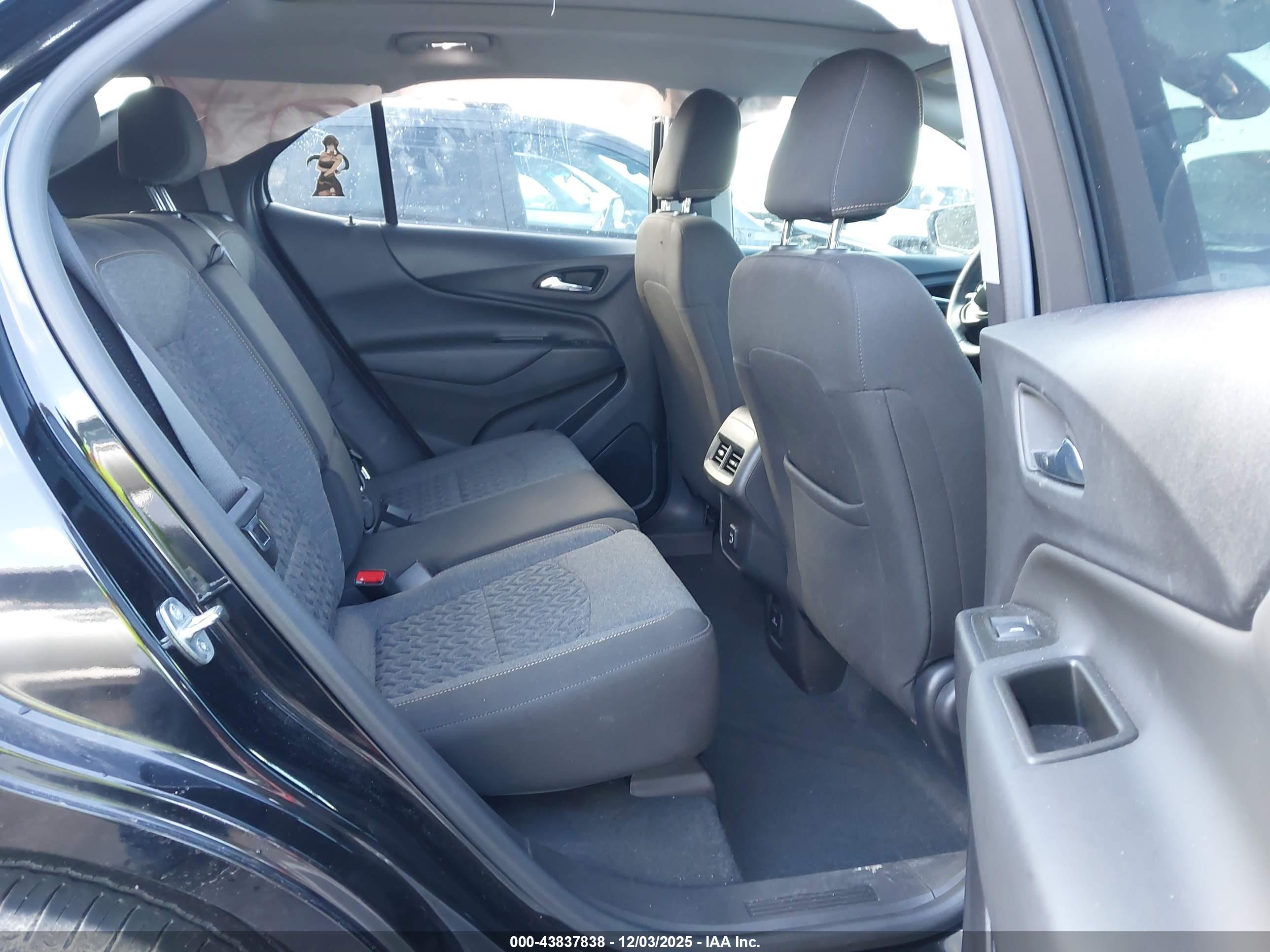 CHEVROLET EQUINOX image 8