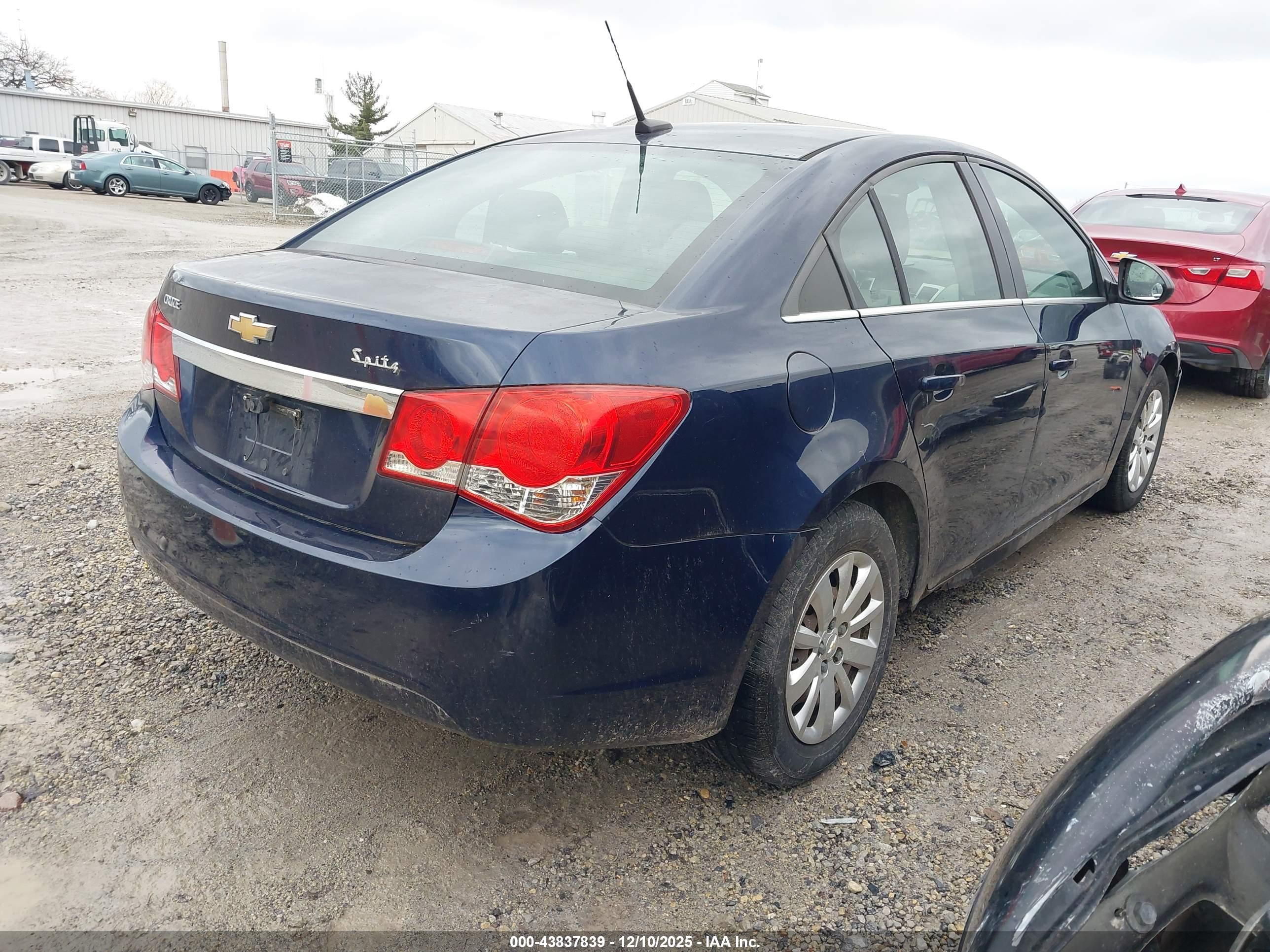 CHEVROLET CRUZE image 4