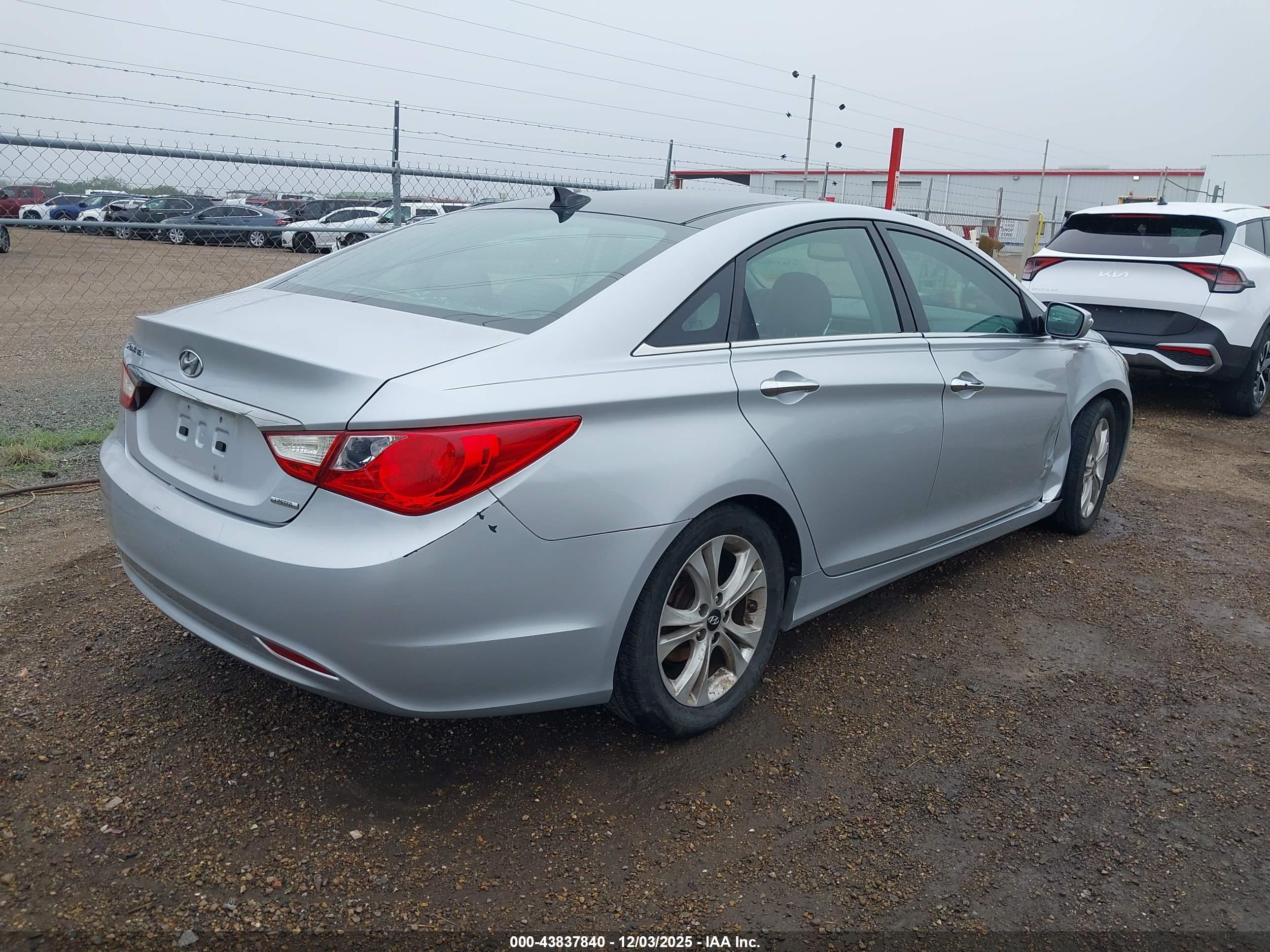 HYUNDAI SONATA image 4