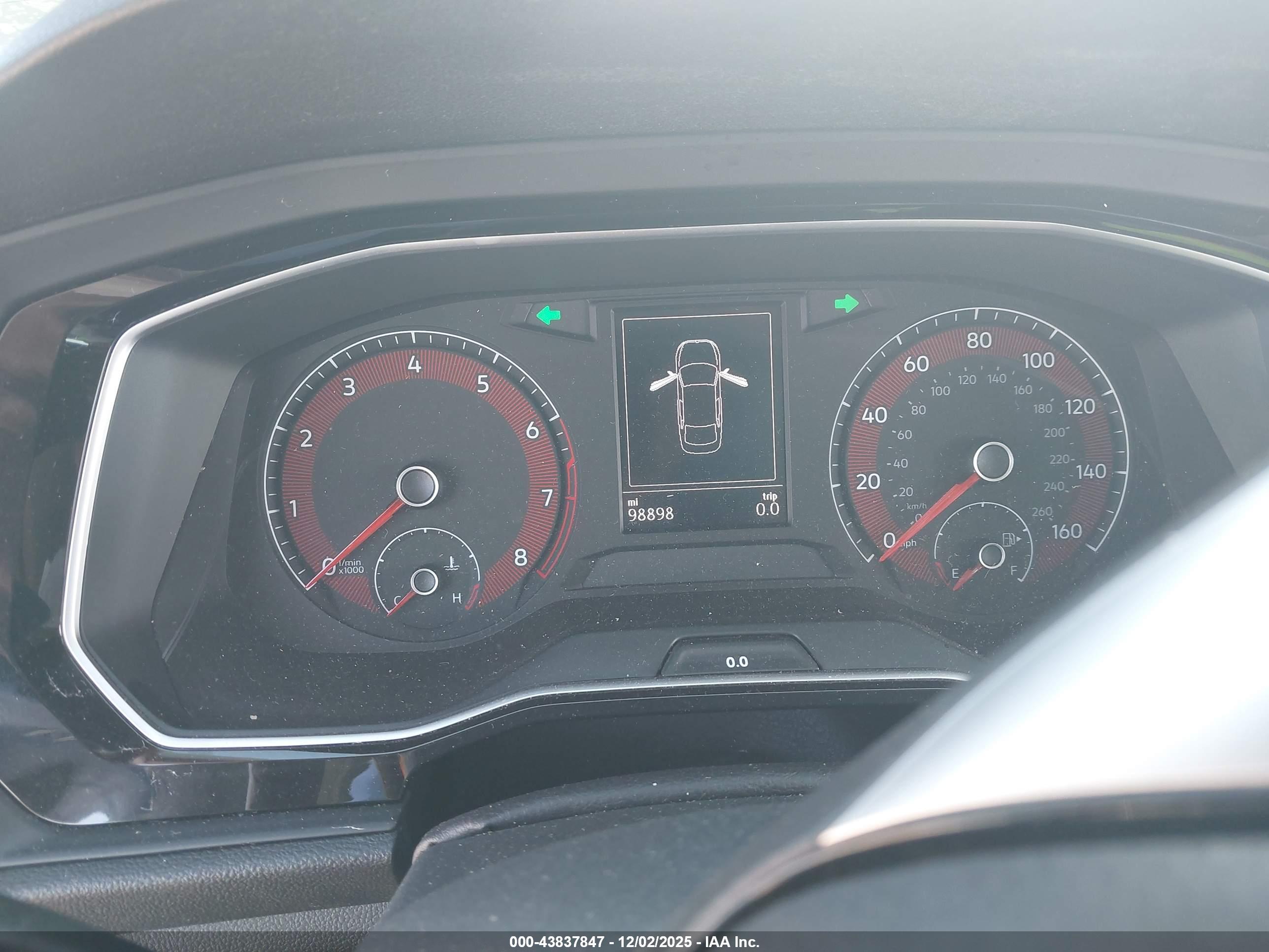VOLKSWAGEN JETTA image 7