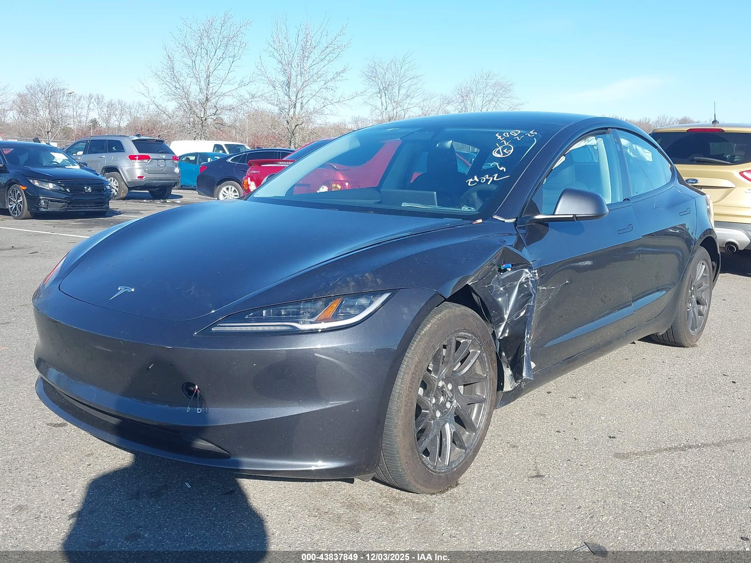 TESLA MODEL image 2