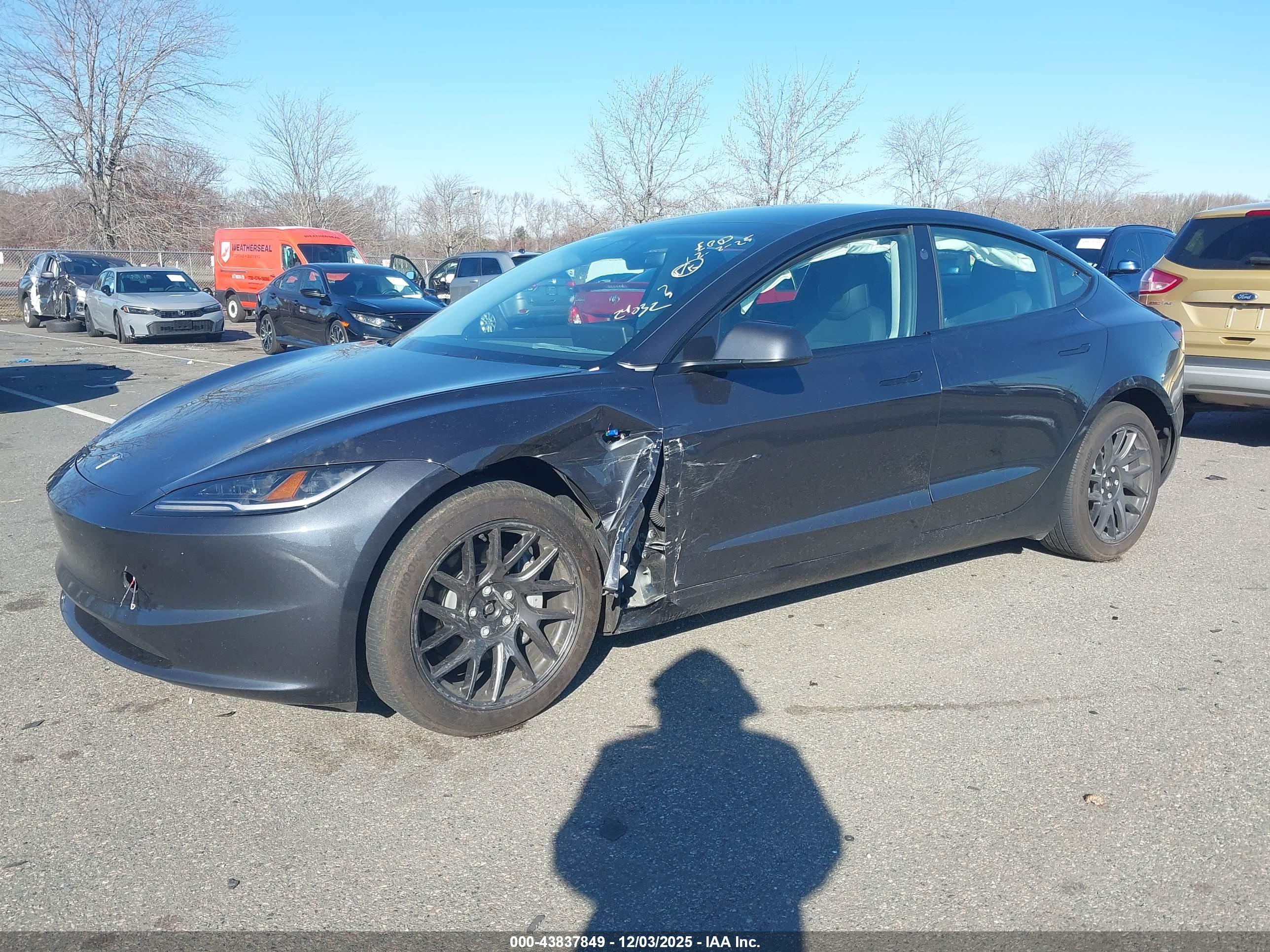 TESLA MODEL image 6