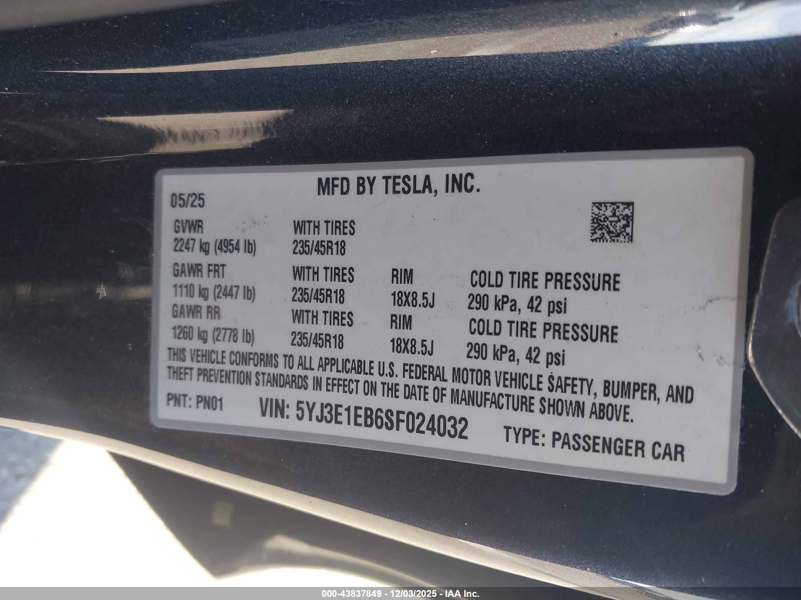 TESLA MODEL image 9