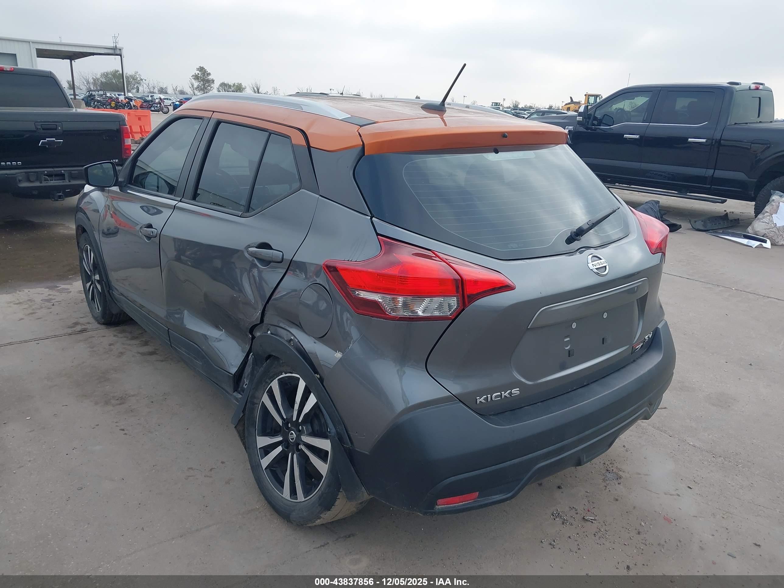NISSAN KICKS image 3