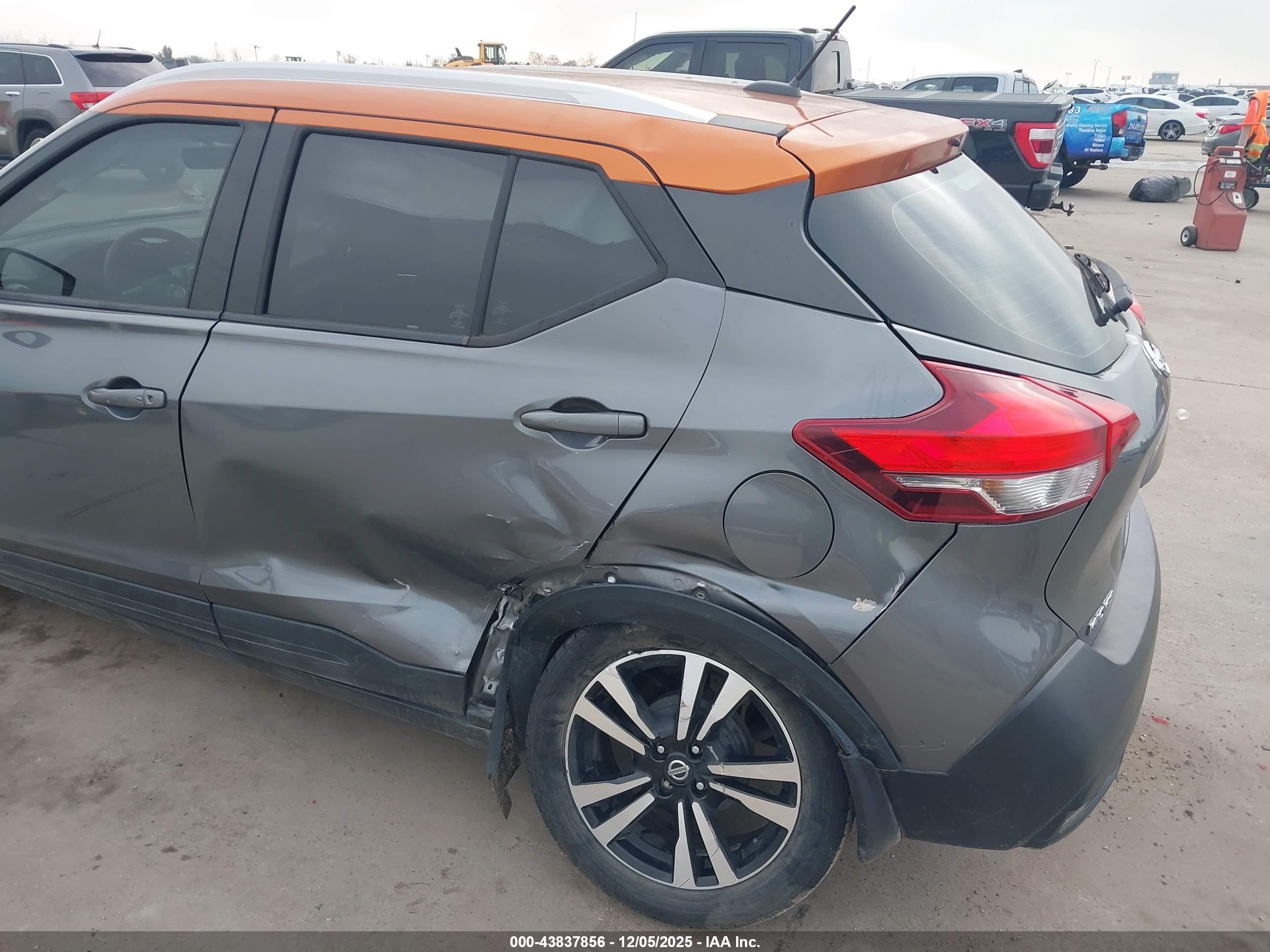 NISSAN KICKS image 6