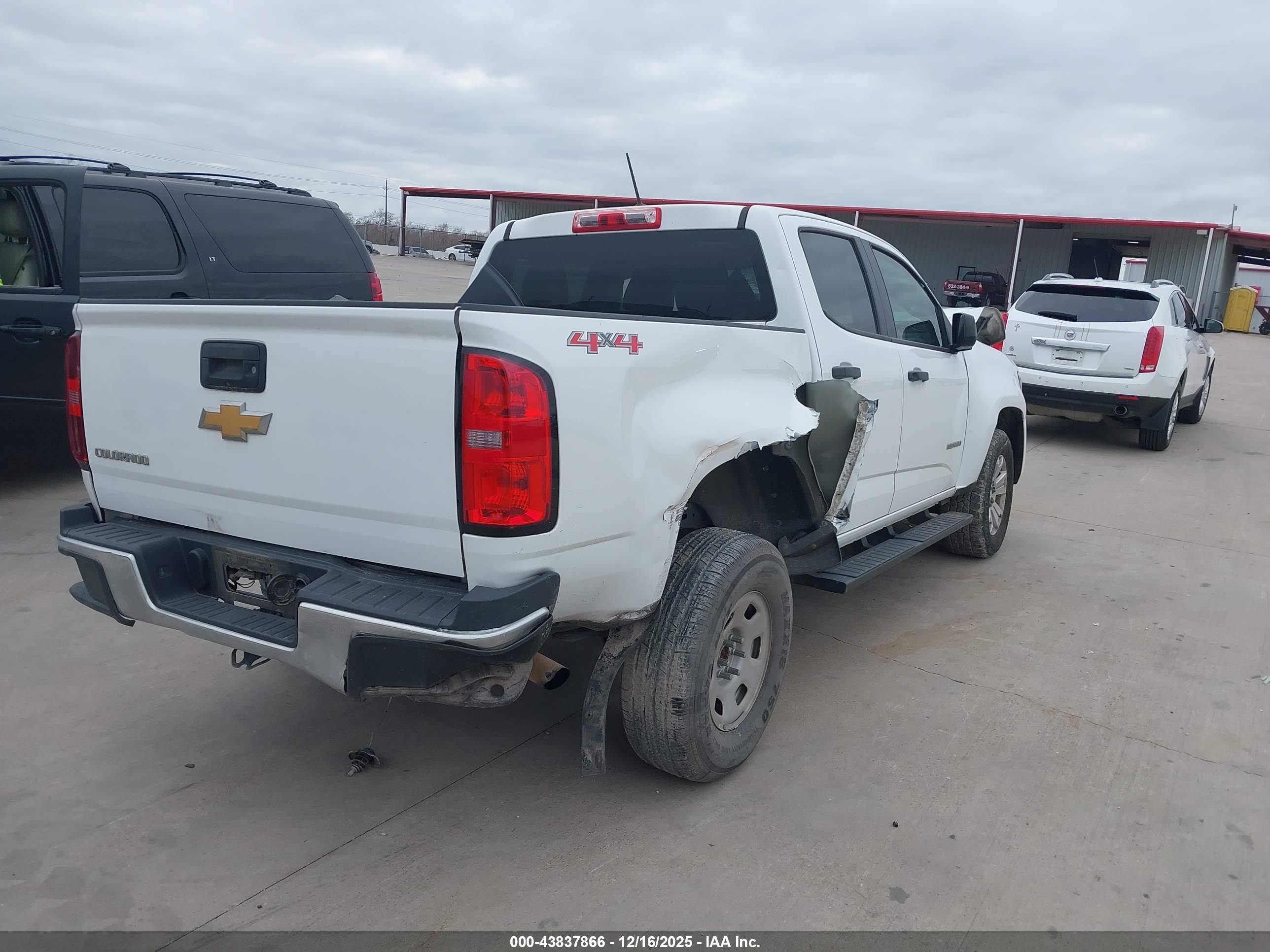 CHEVROLET COLORADO image 4