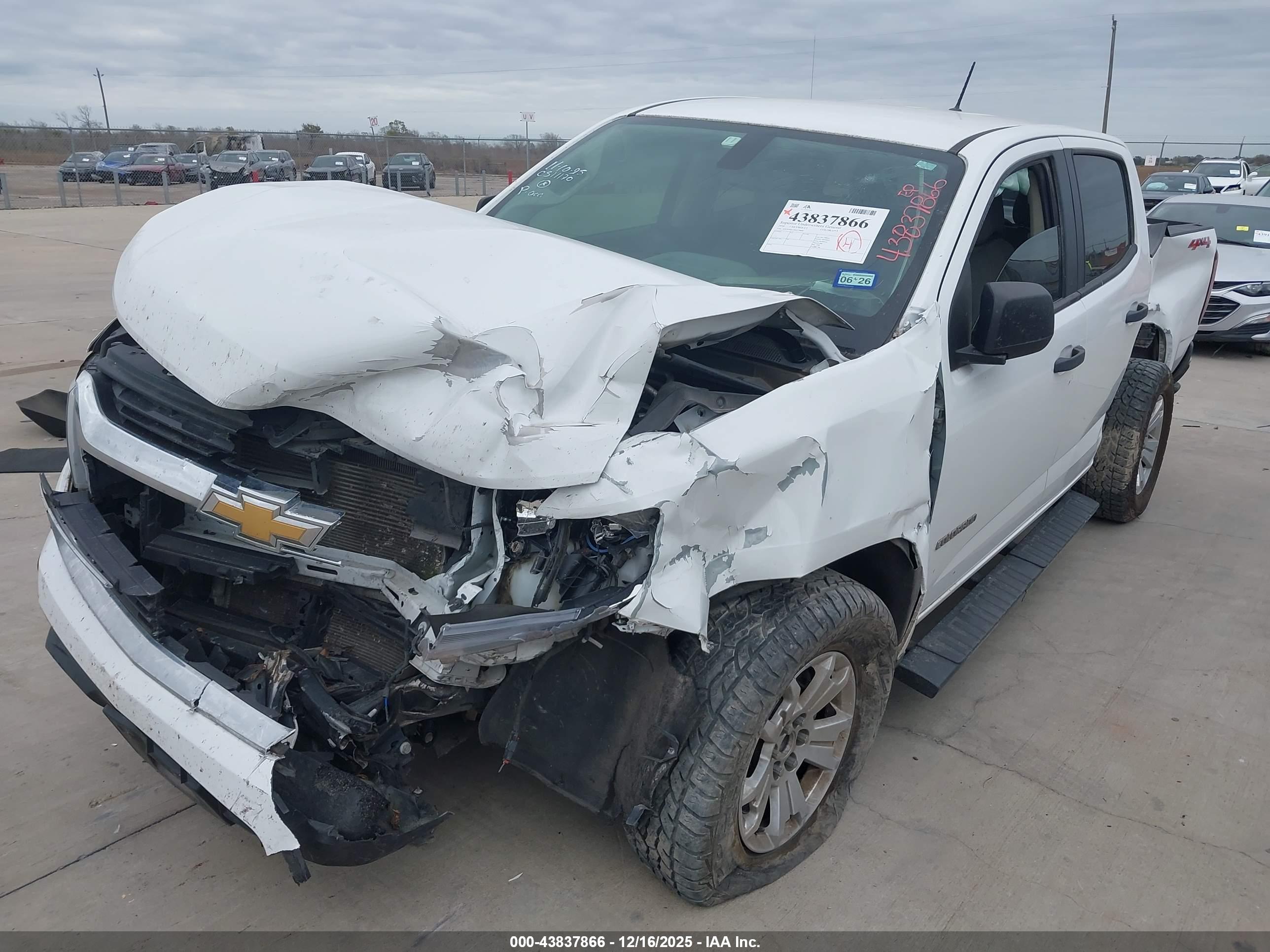 CHEVROLET COLORADO image 6