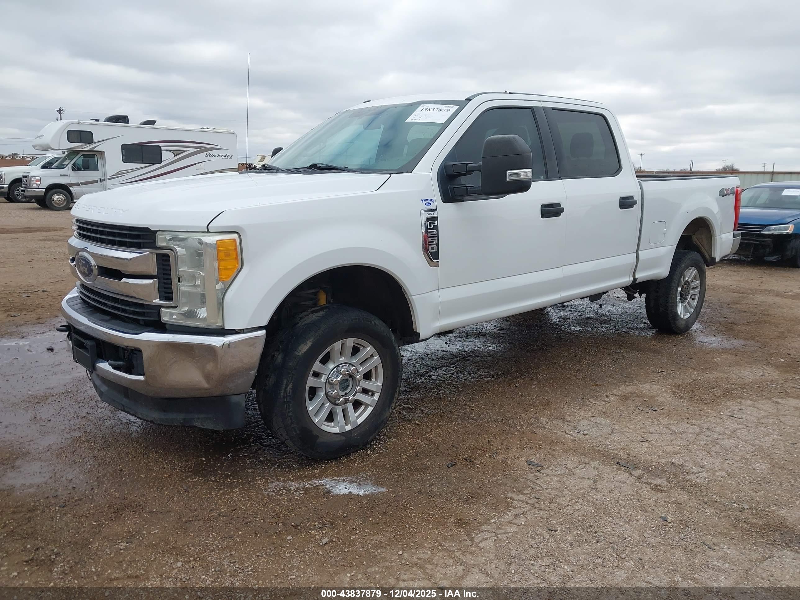 FORD F-250 image 2